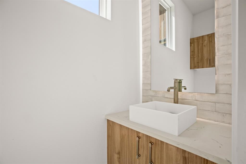 1714 Woodland Ave # 1