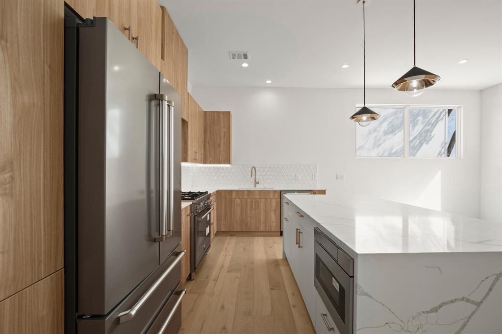 1714 Woodland Ave # 1