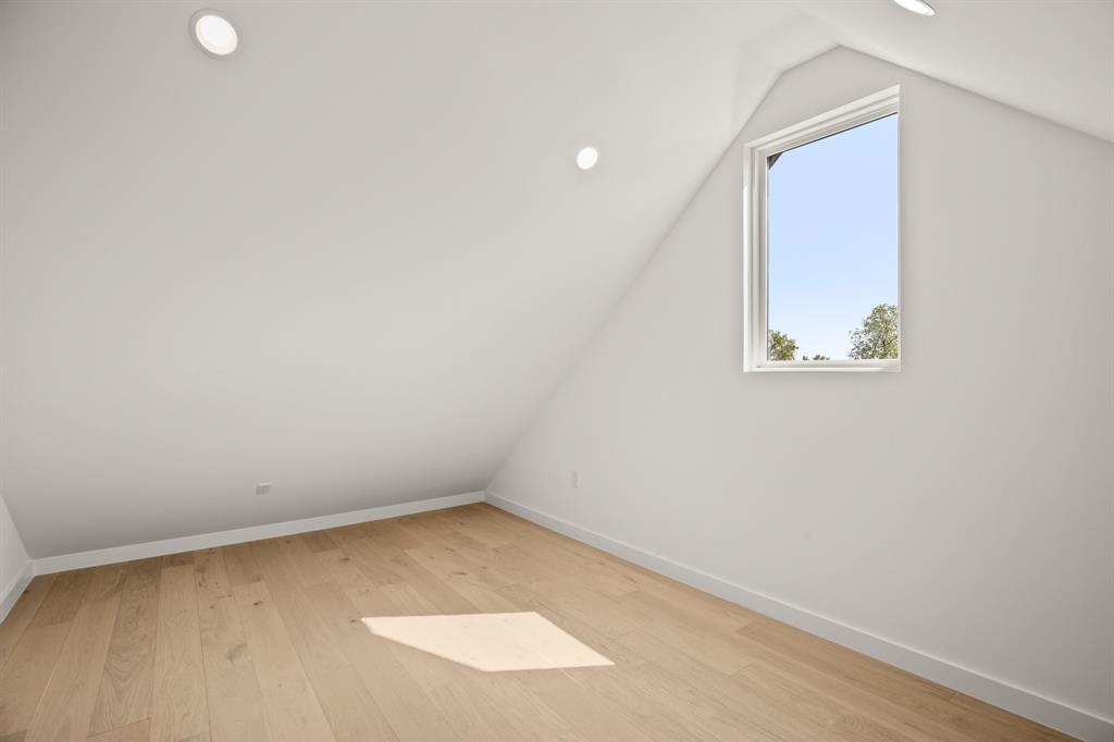 1714 Woodland Ave # 1