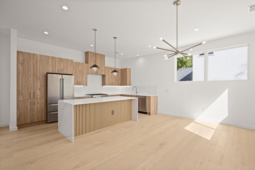 1714 Woodland Ave # 1