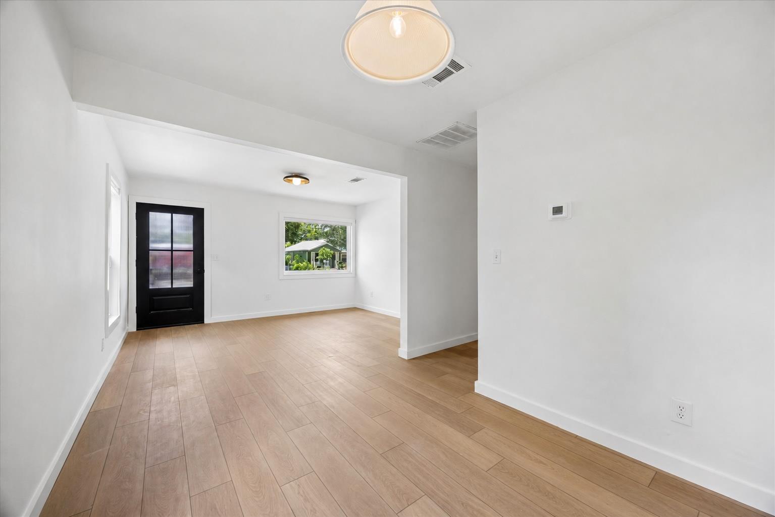 3013 E 14th 1/2 ST