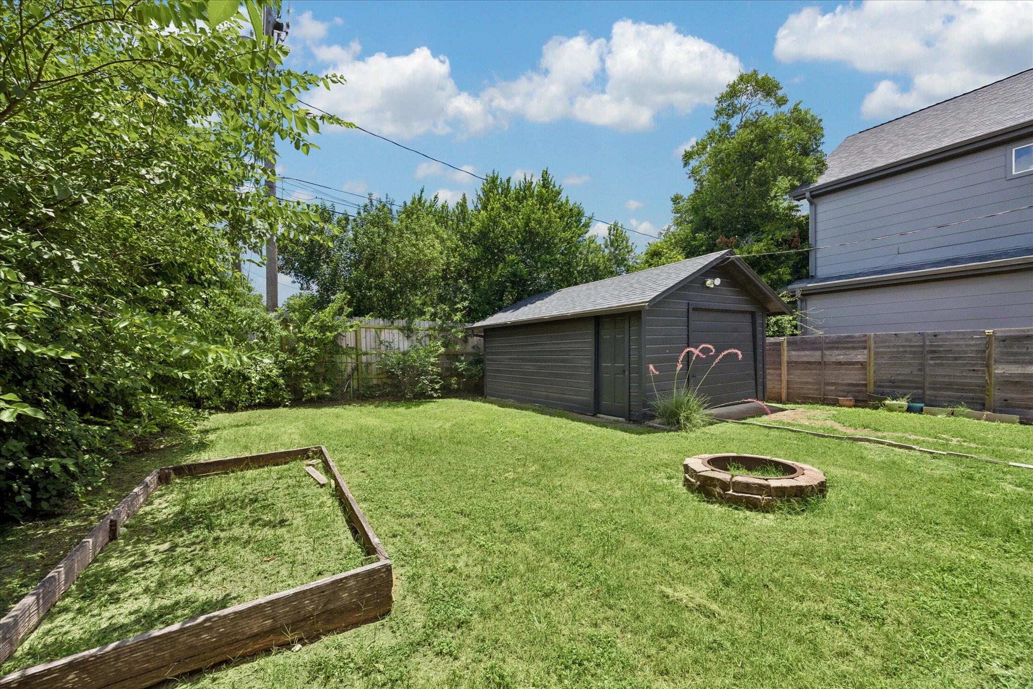 3013 E 14th 1/2 ST