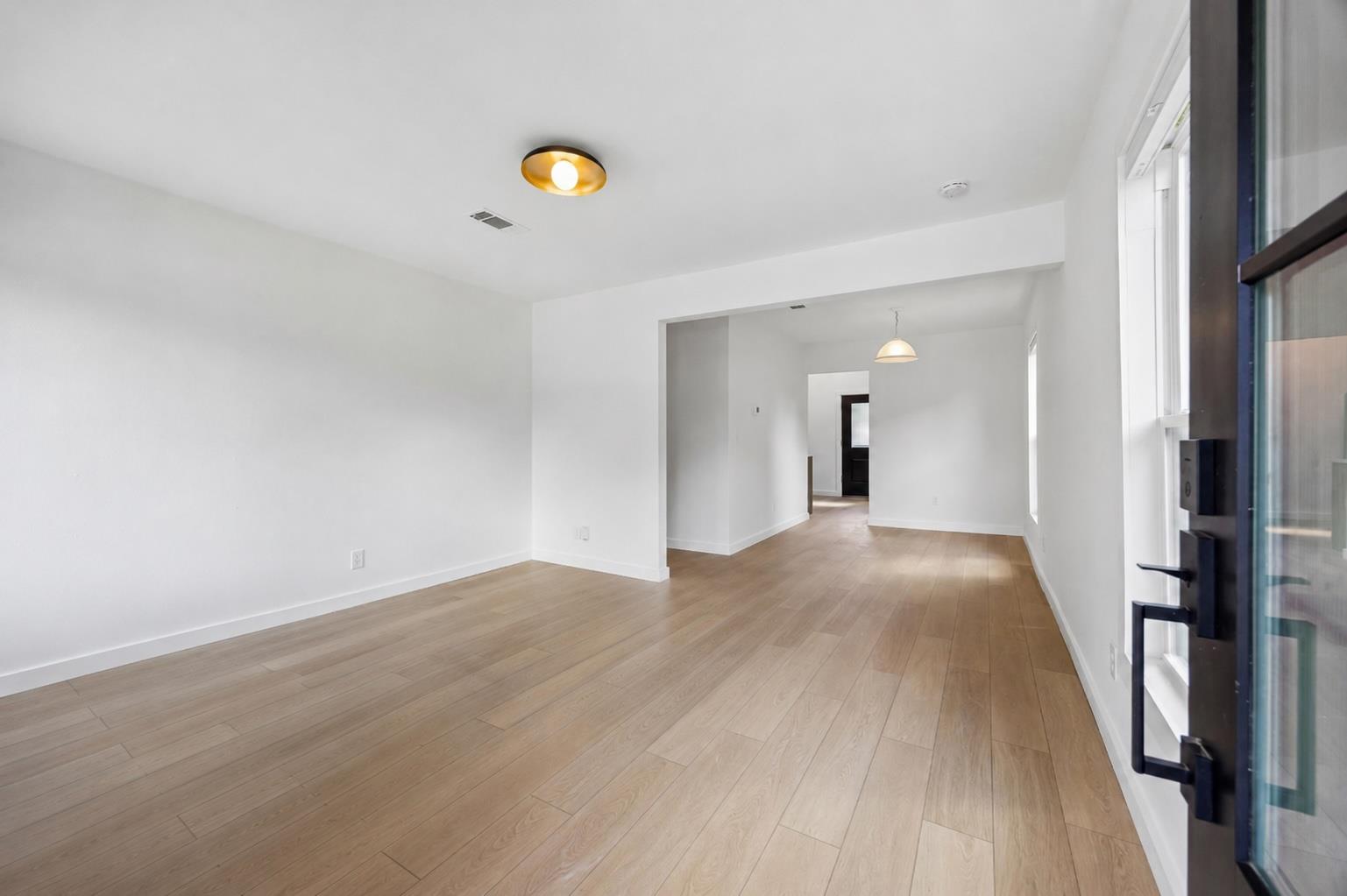 3013 E 14th 1/2 ST