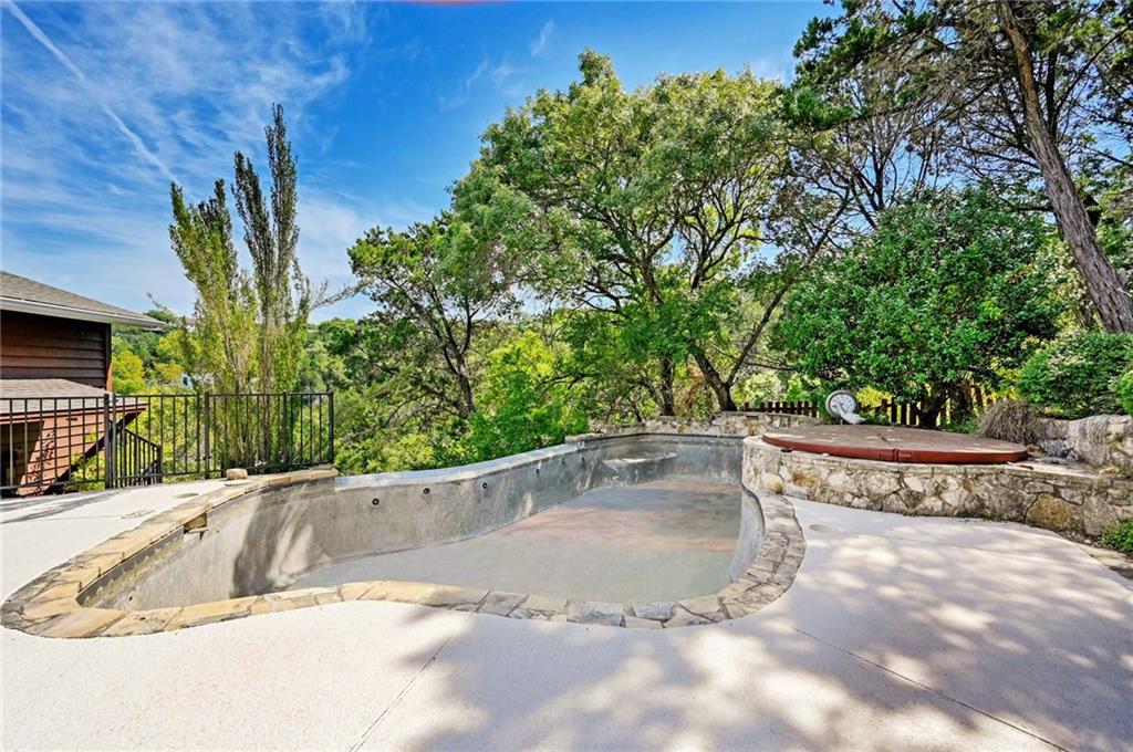 1302 Circle Ridge DR