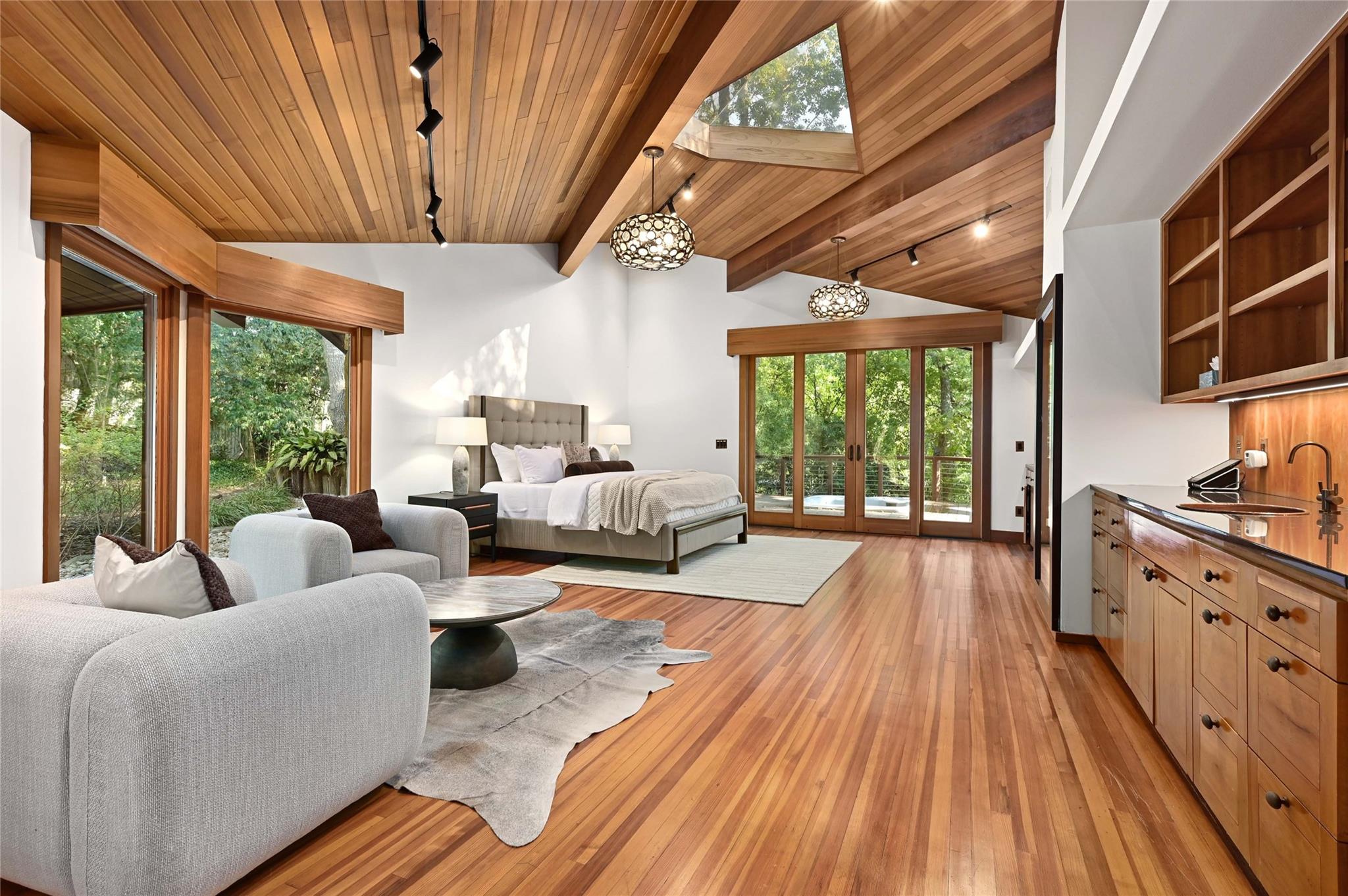 23 Hull CIR