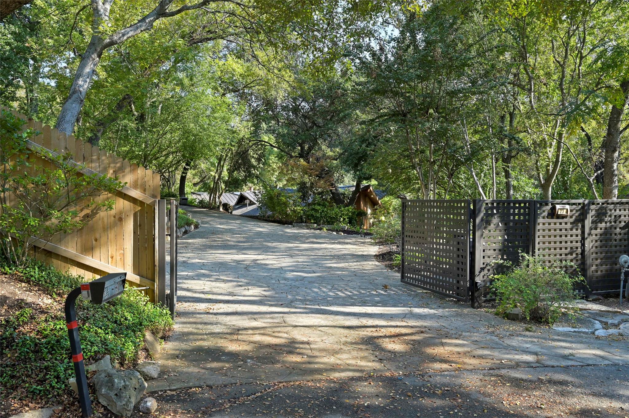 23 Hull CIR