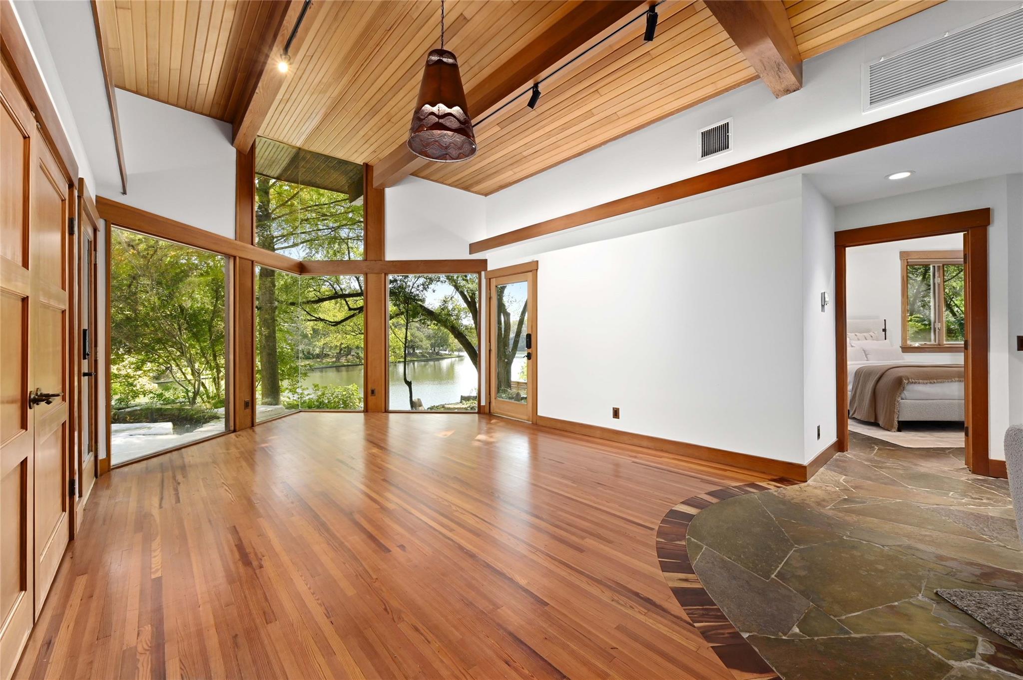 23 Hull CIR