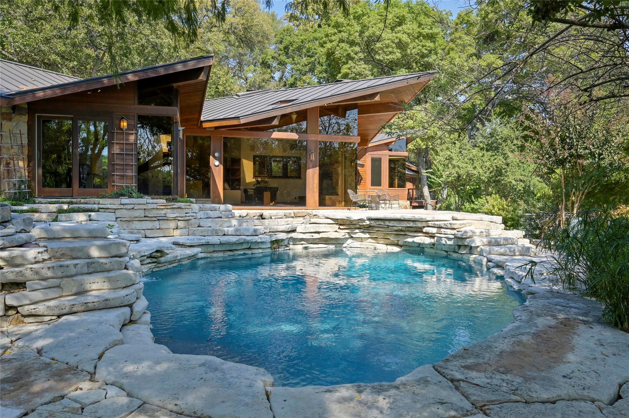 23 Hull CIR