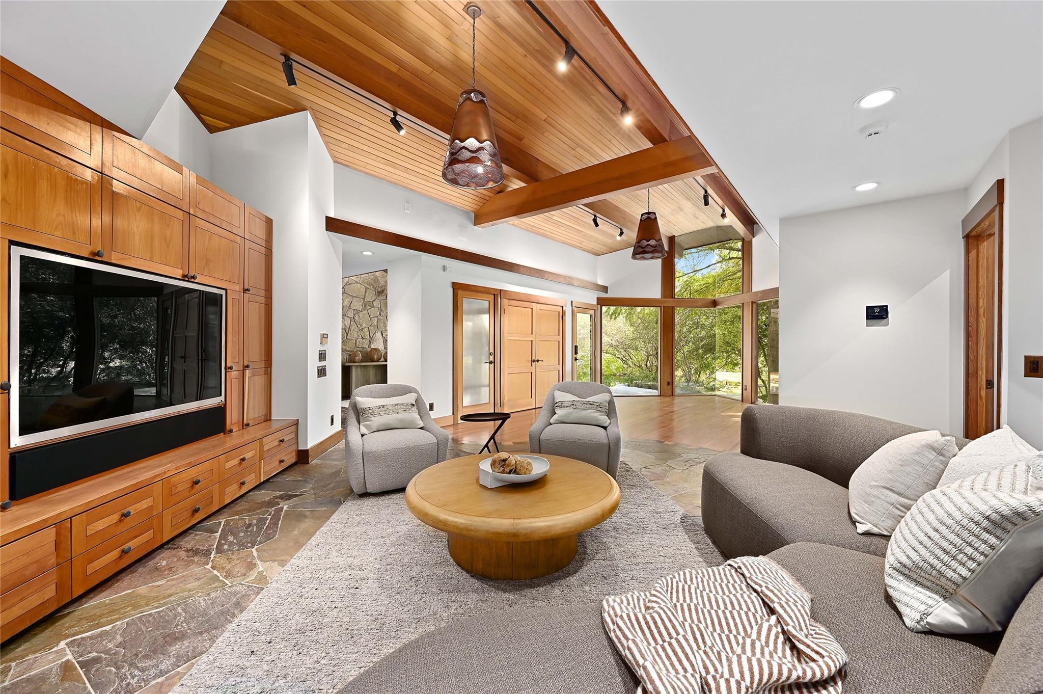23 Hull CIR