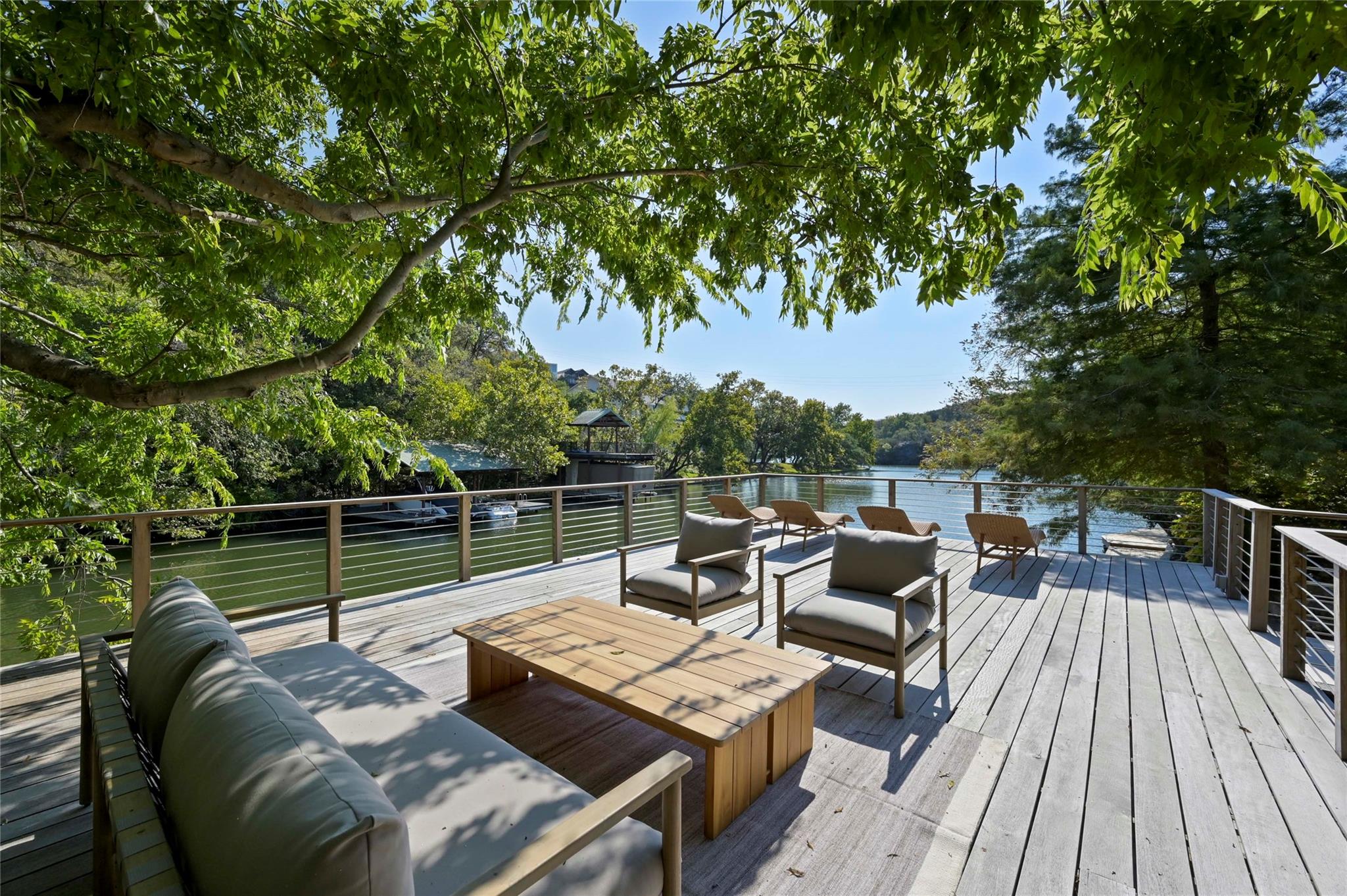 23 Hull CIR