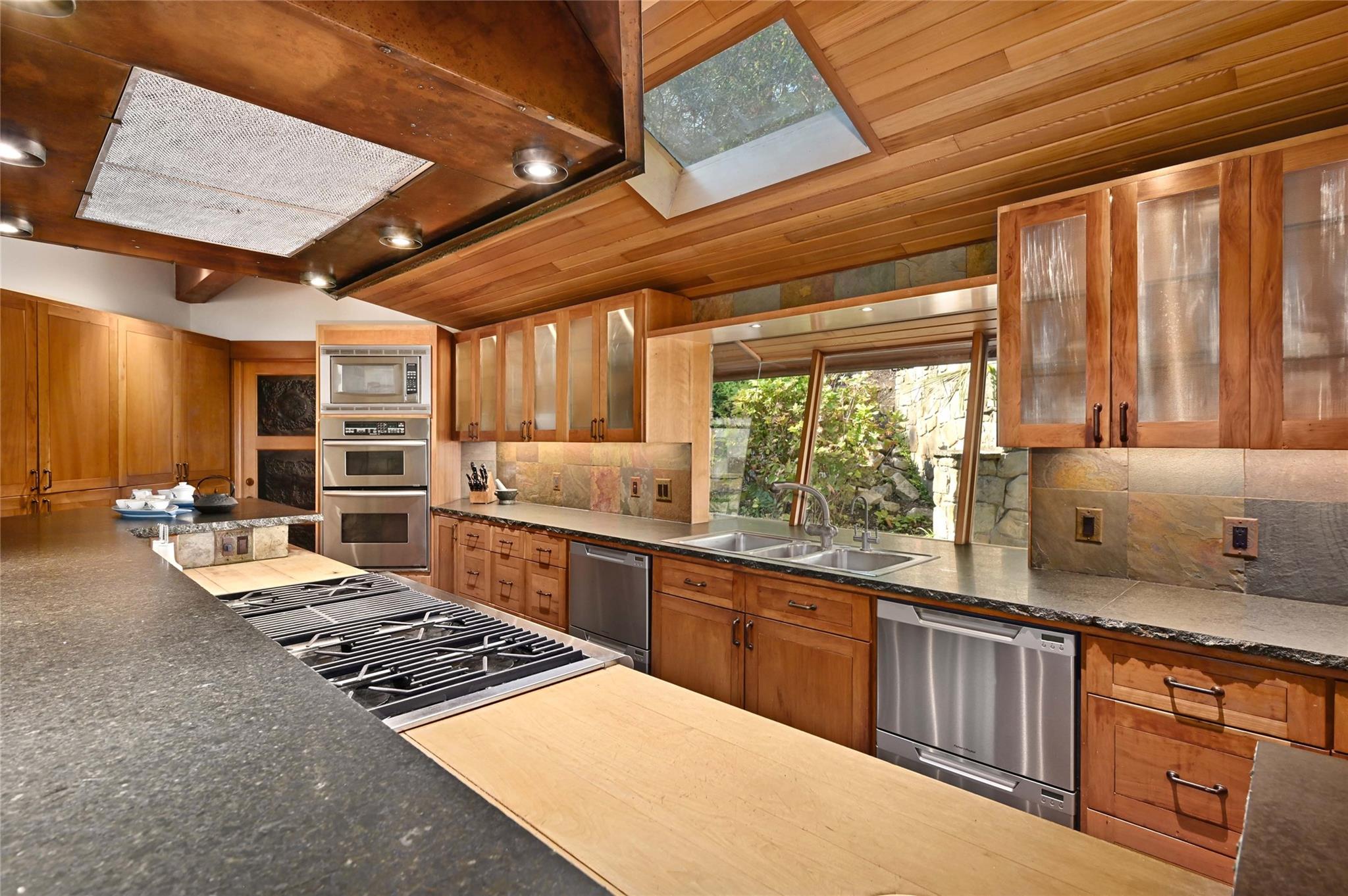 23 Hull CIR