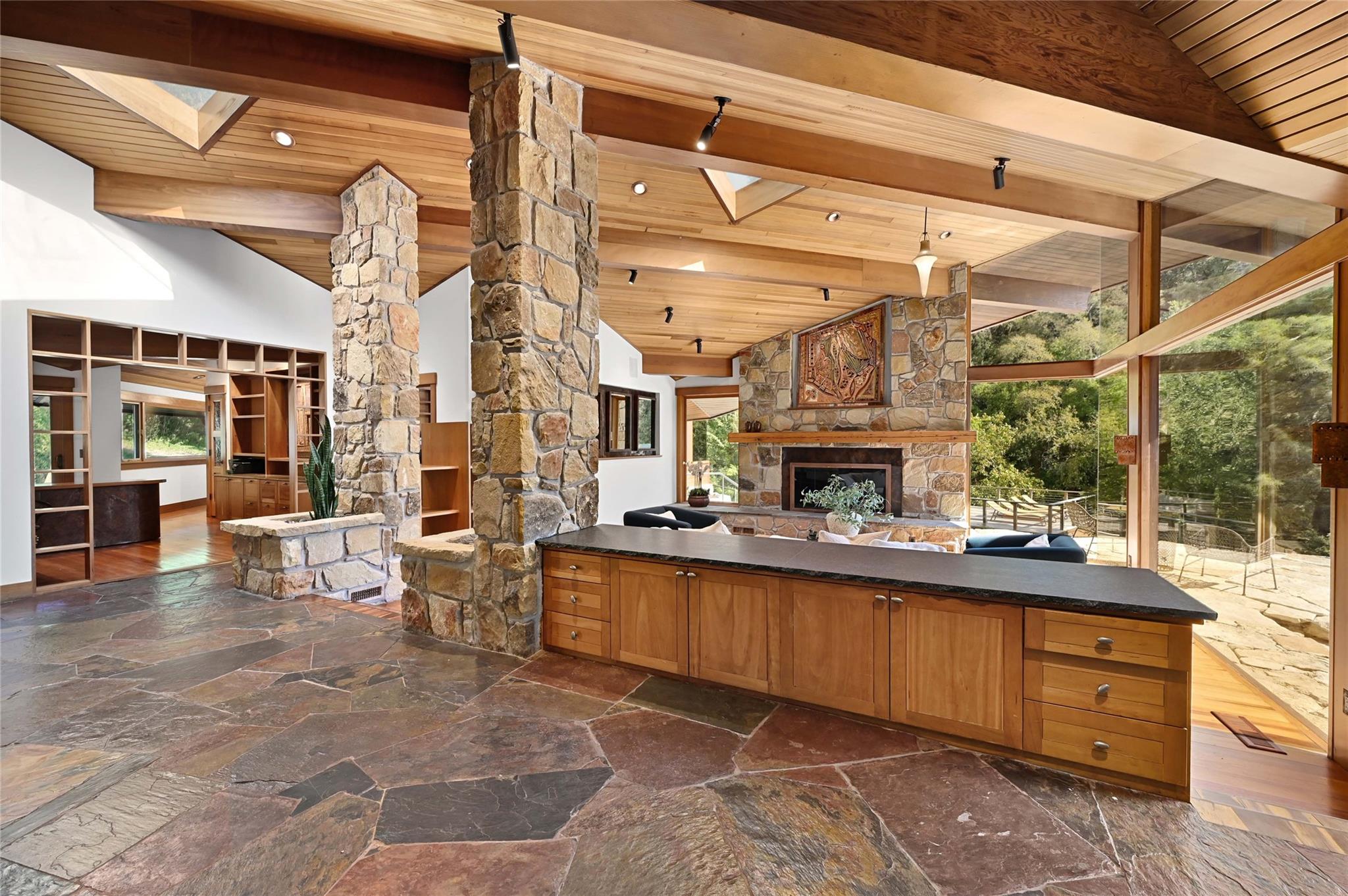 23 Hull CIR