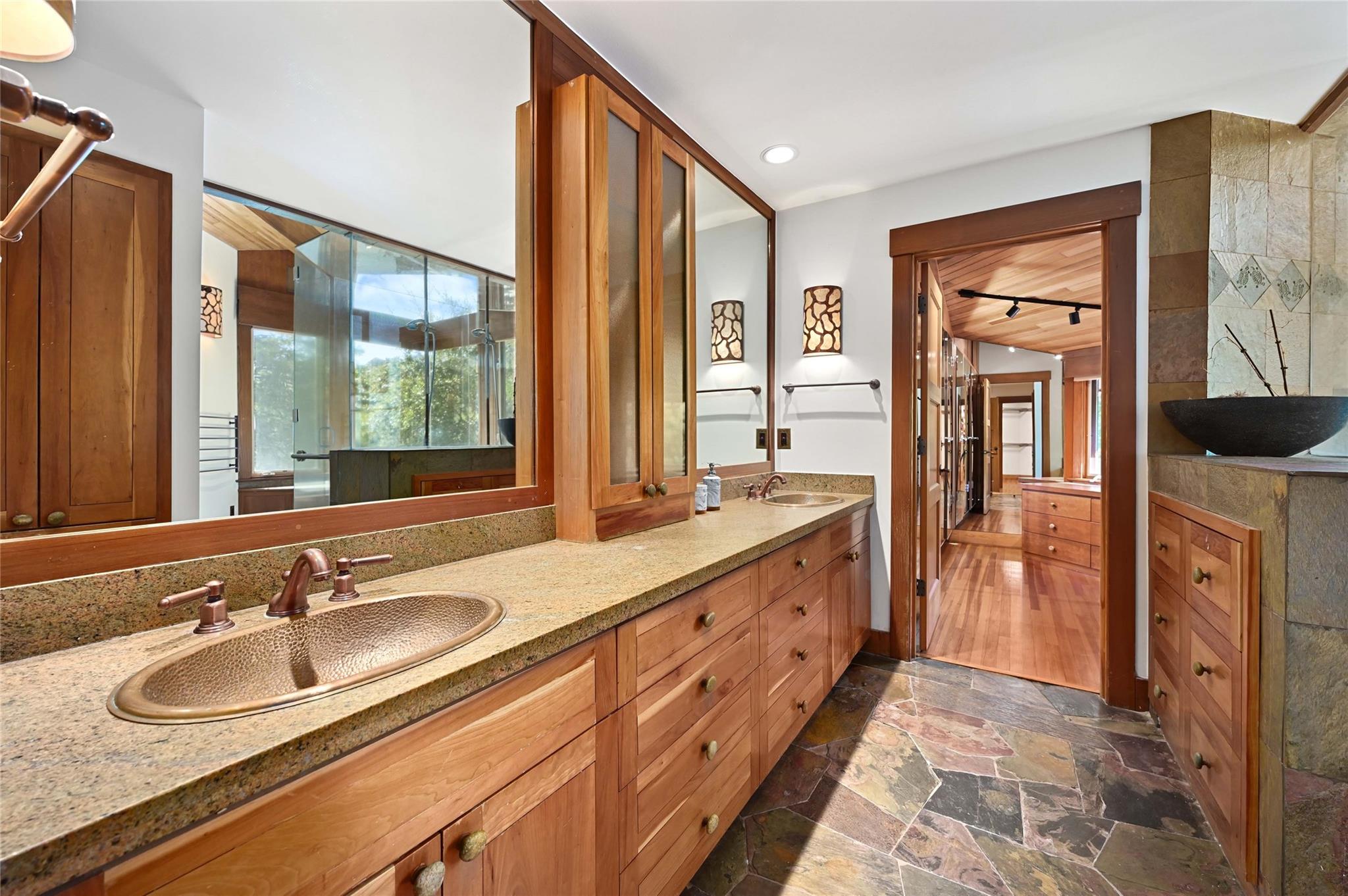 23 Hull CIR