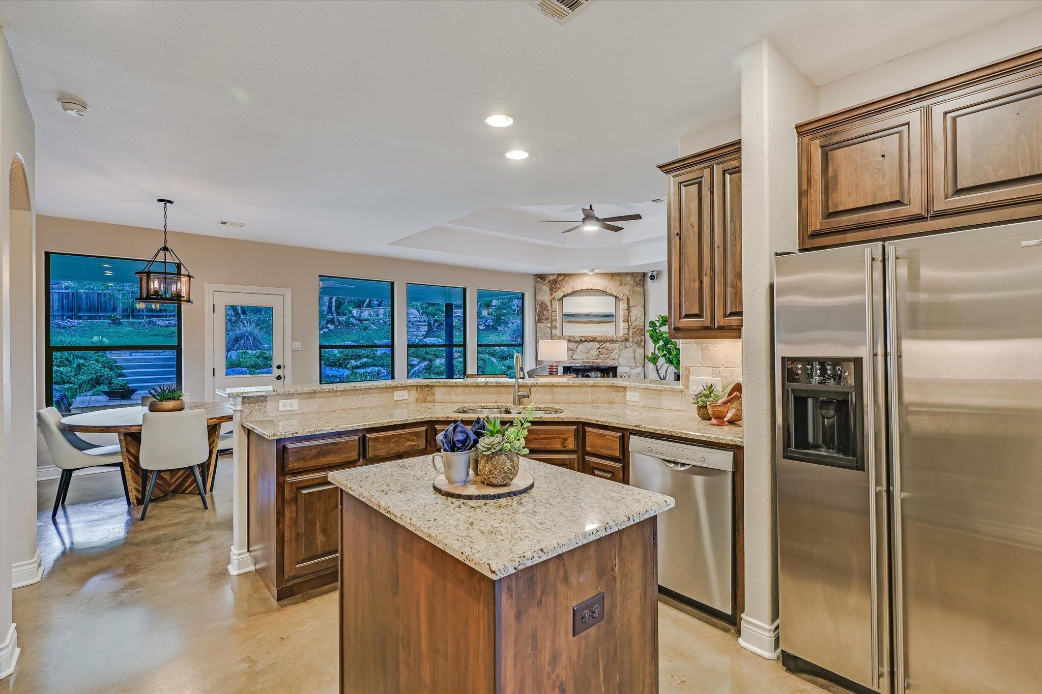 521 Cottonwood Creek RD