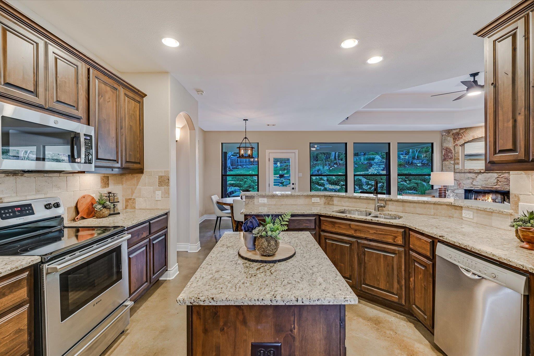 521 Cottonwood Creek RD