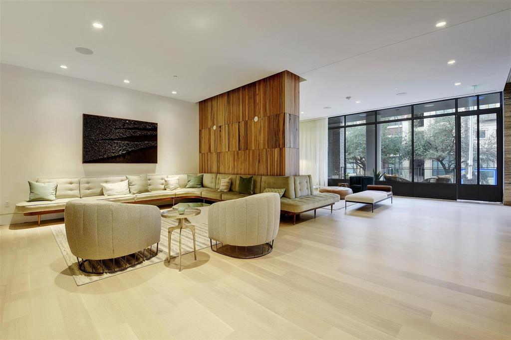 501 West Ave # 1402