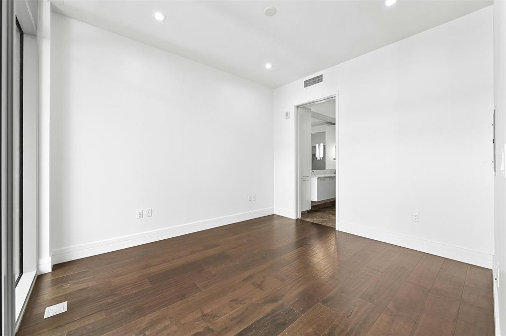 501 West Ave # 1402