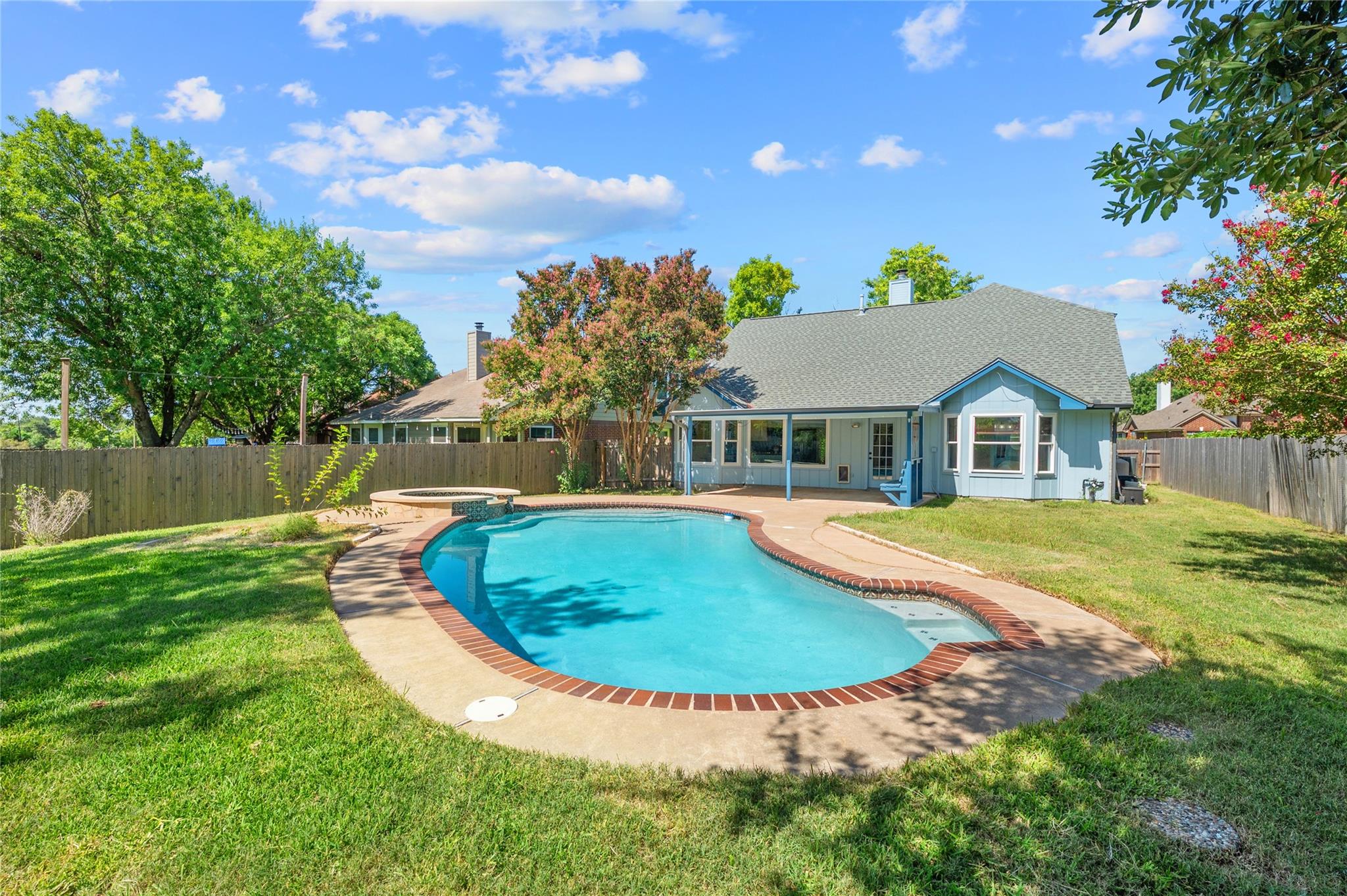 17121 Village Glen RD