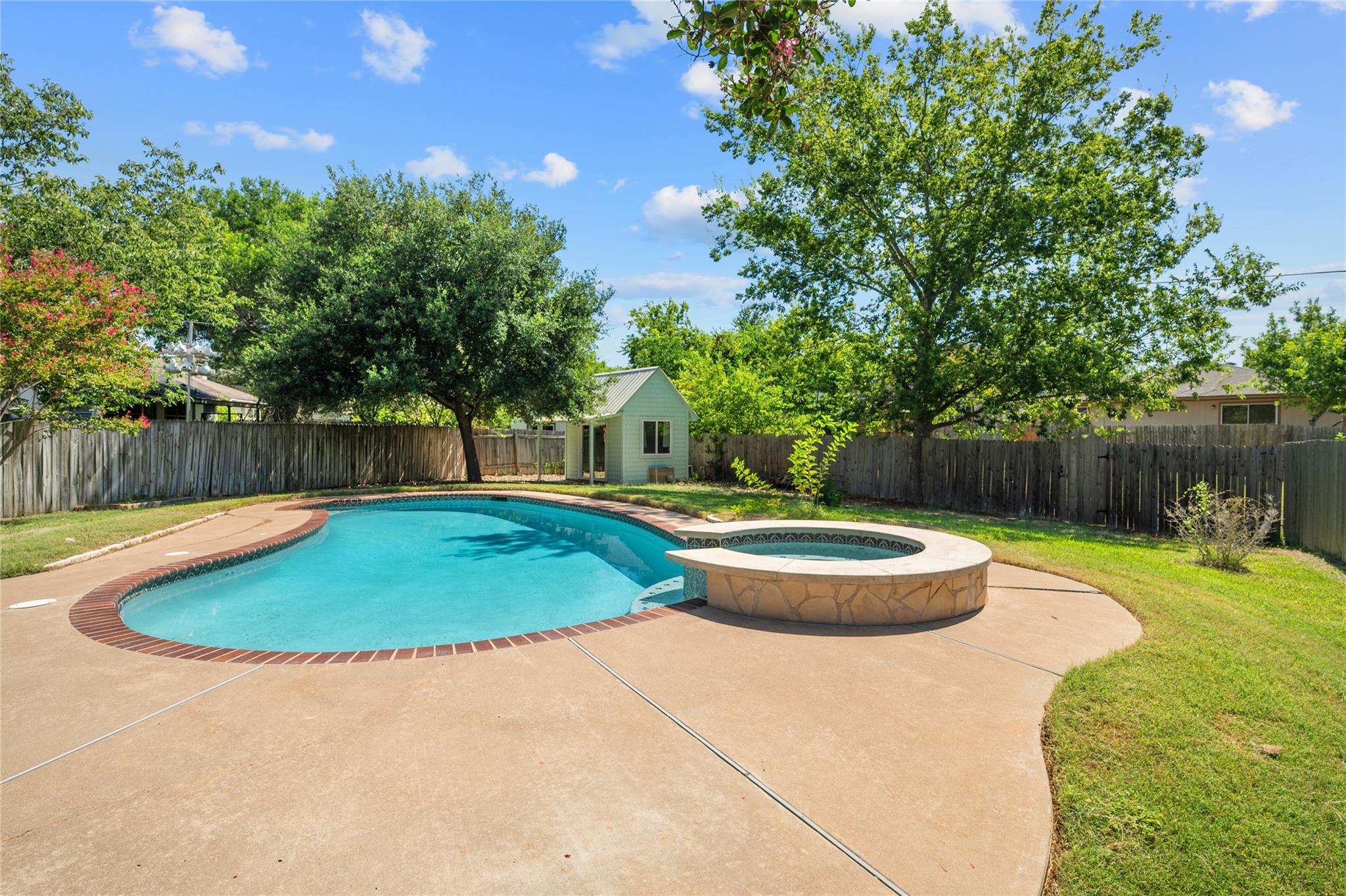 17121 Village Glen RD