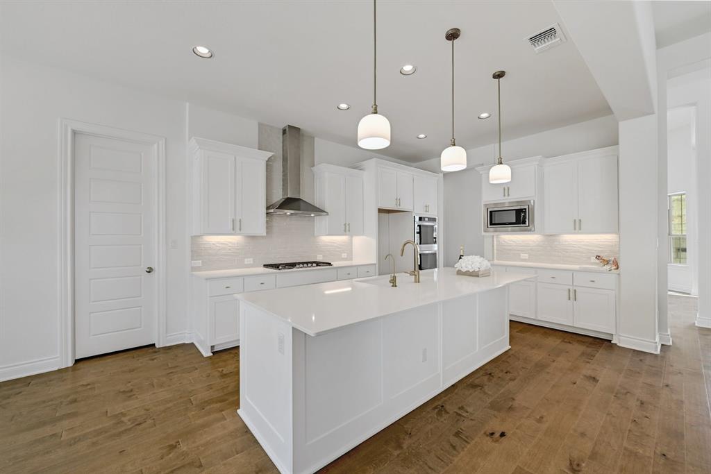 905 CRESTONE STREAM DR