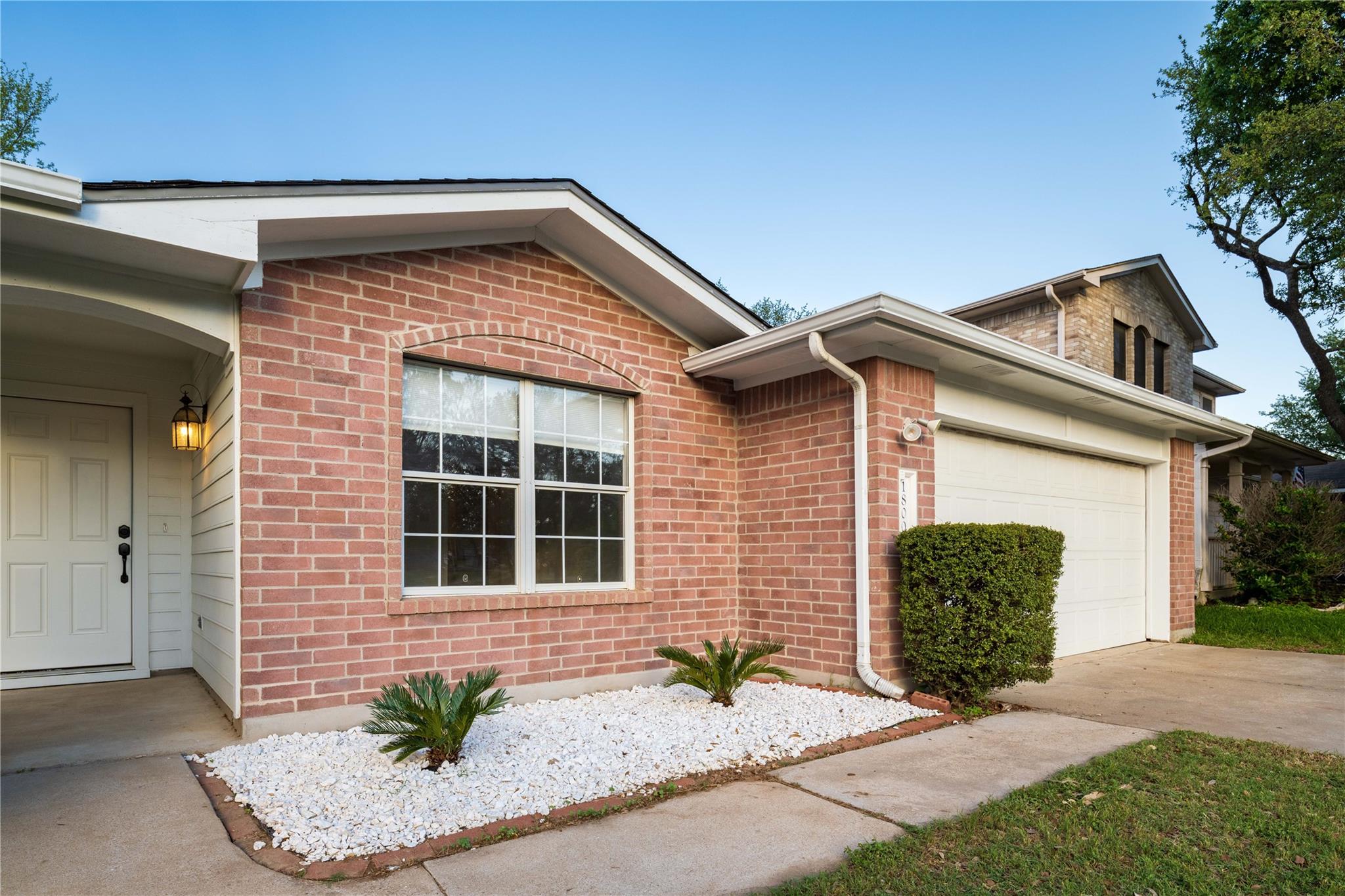 1800 Carriage Hills