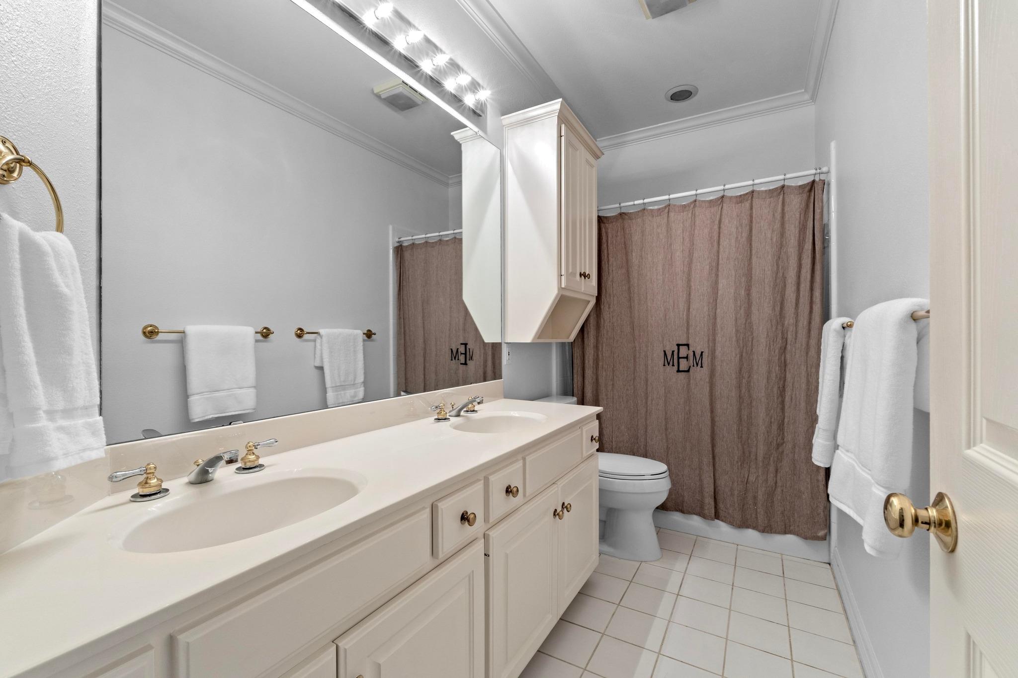 5305 Cuesta Verde