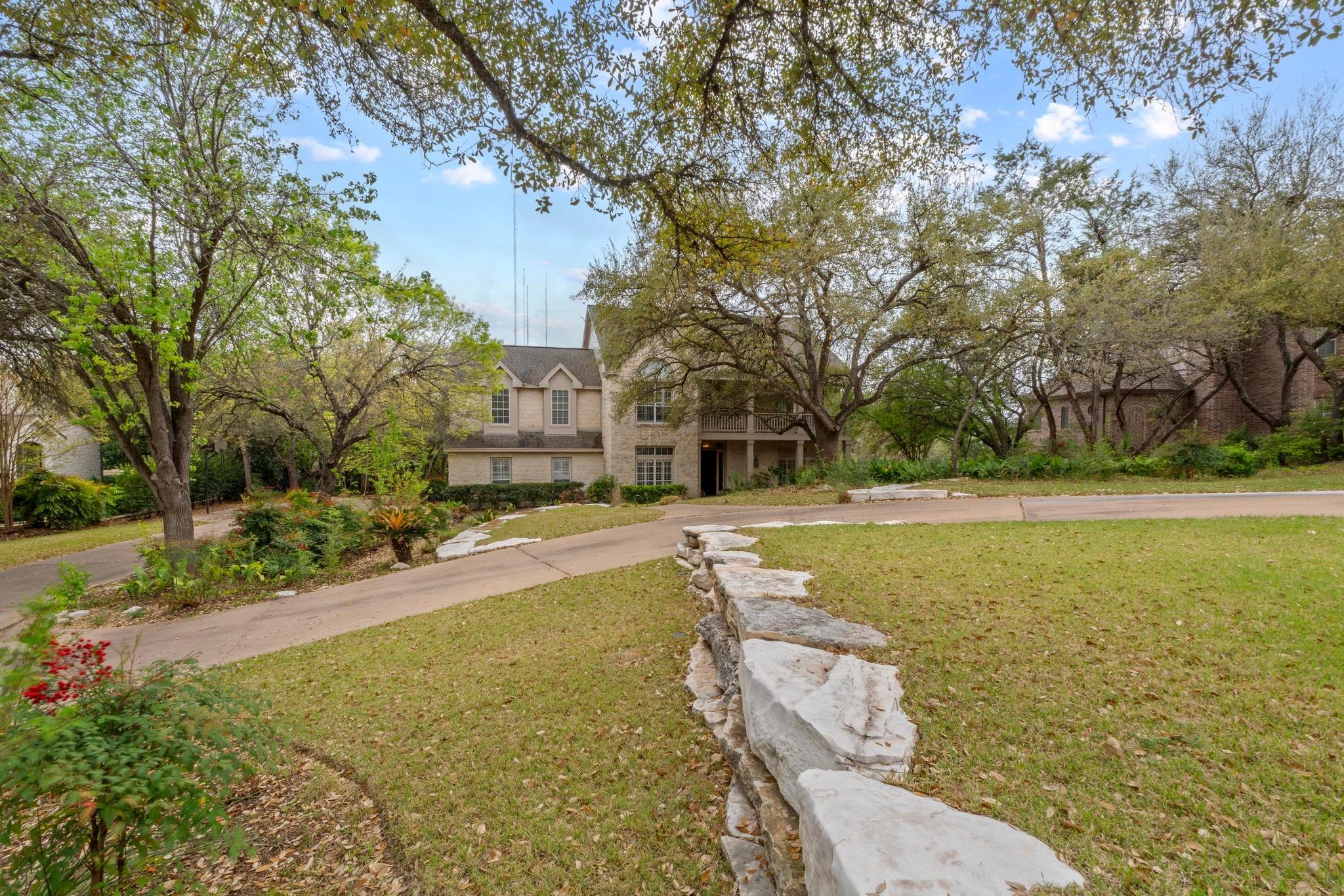 5305 Cuesta Verde