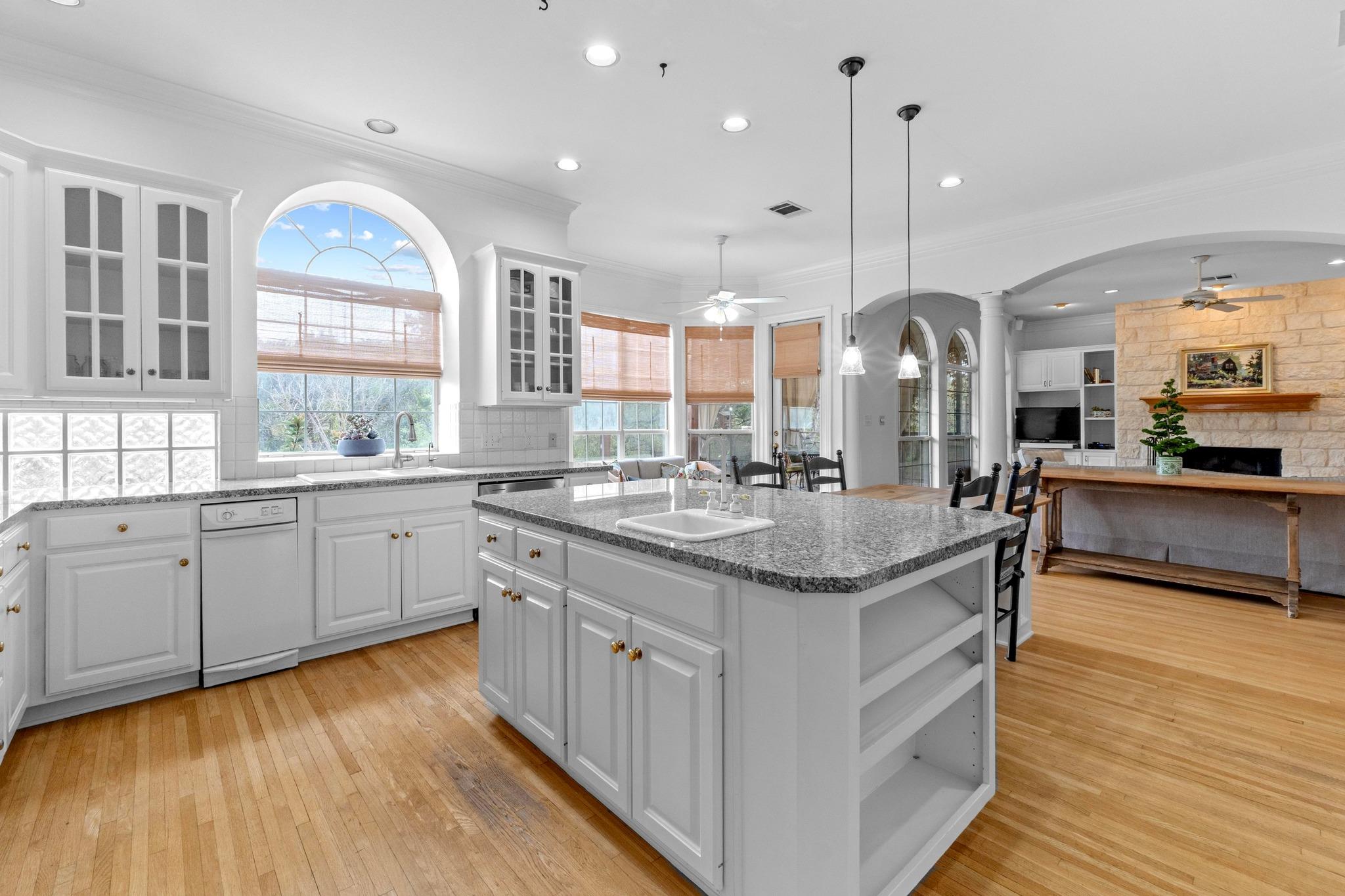 5305 Cuesta Verde