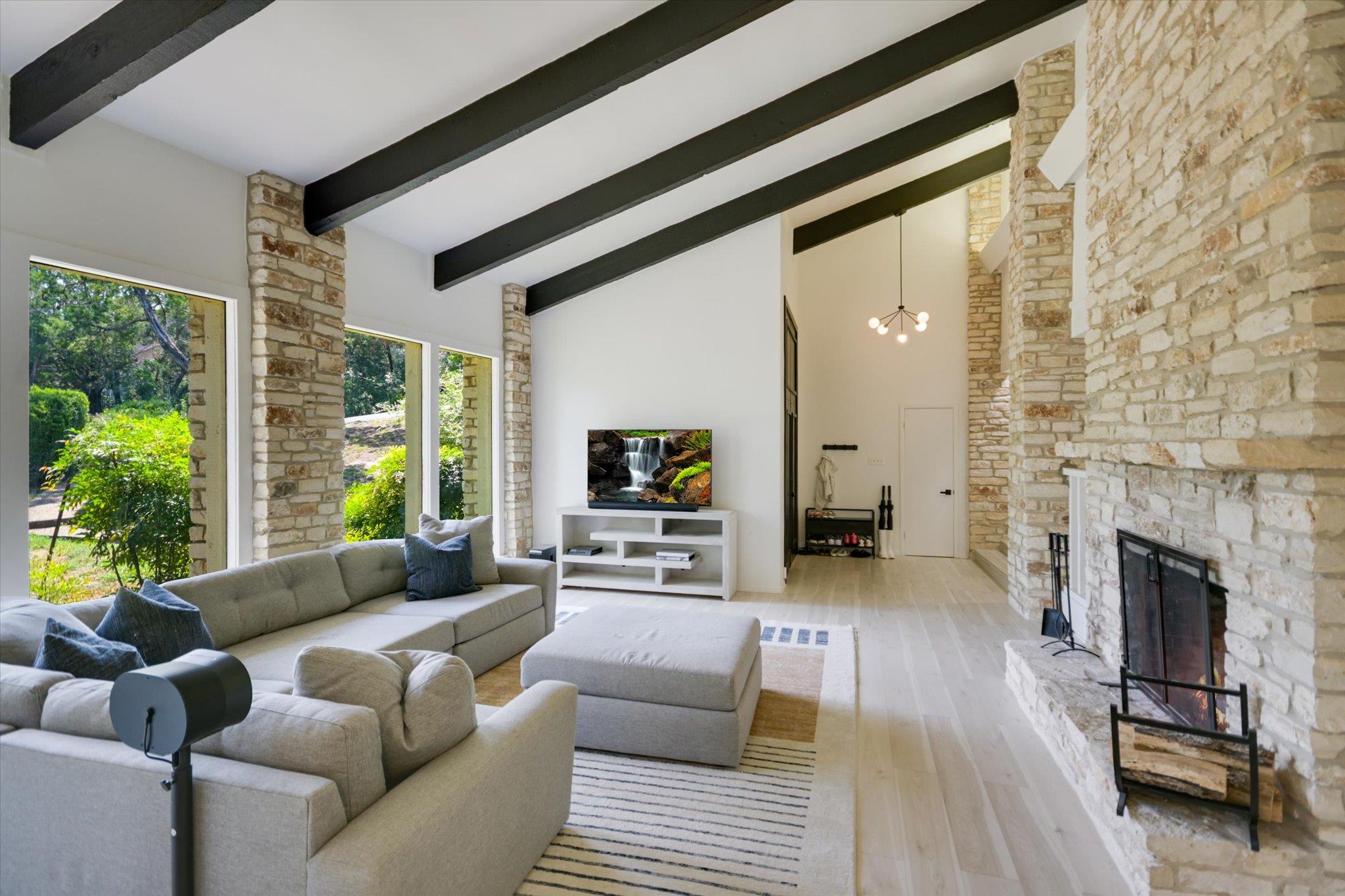 2412 Deer PASS