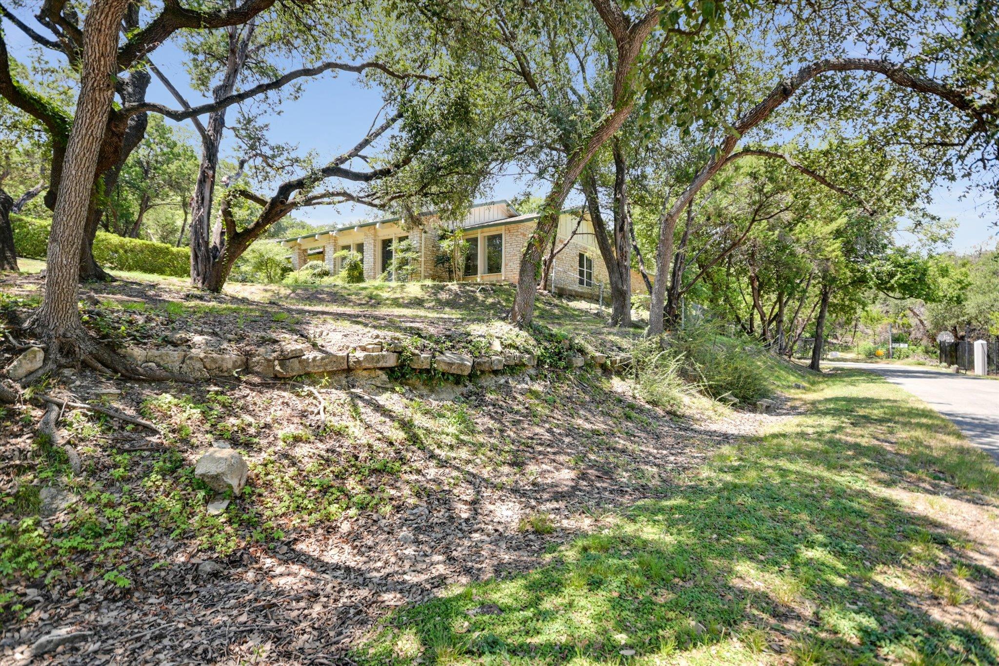 2412 Deer PASS
