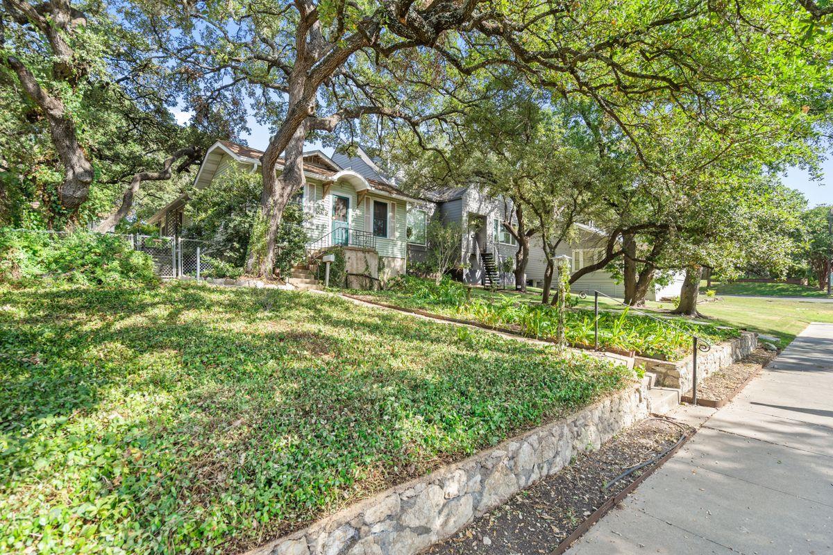 1409 Alta Vista Ave