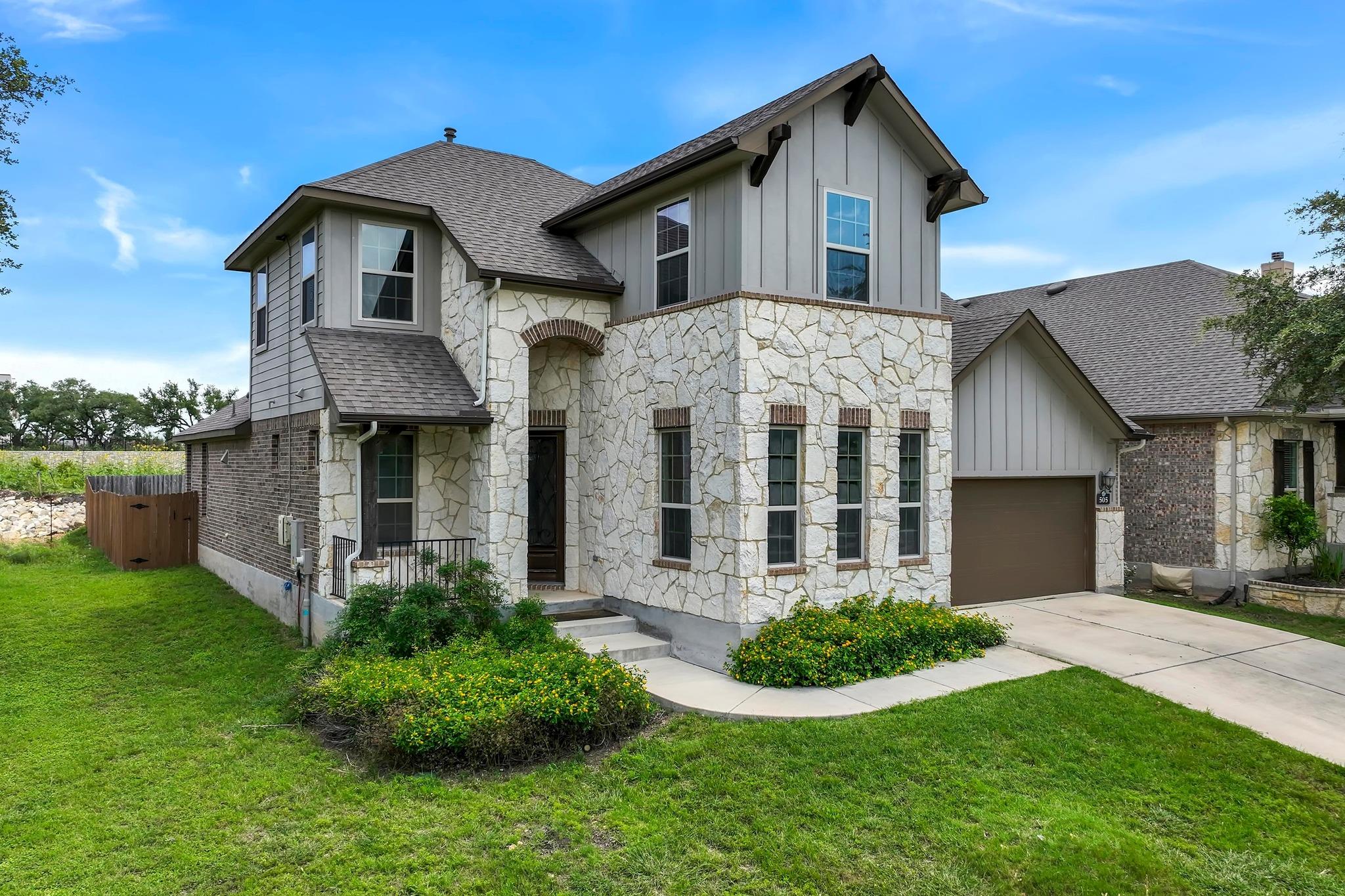 505 Fair Oaks DR