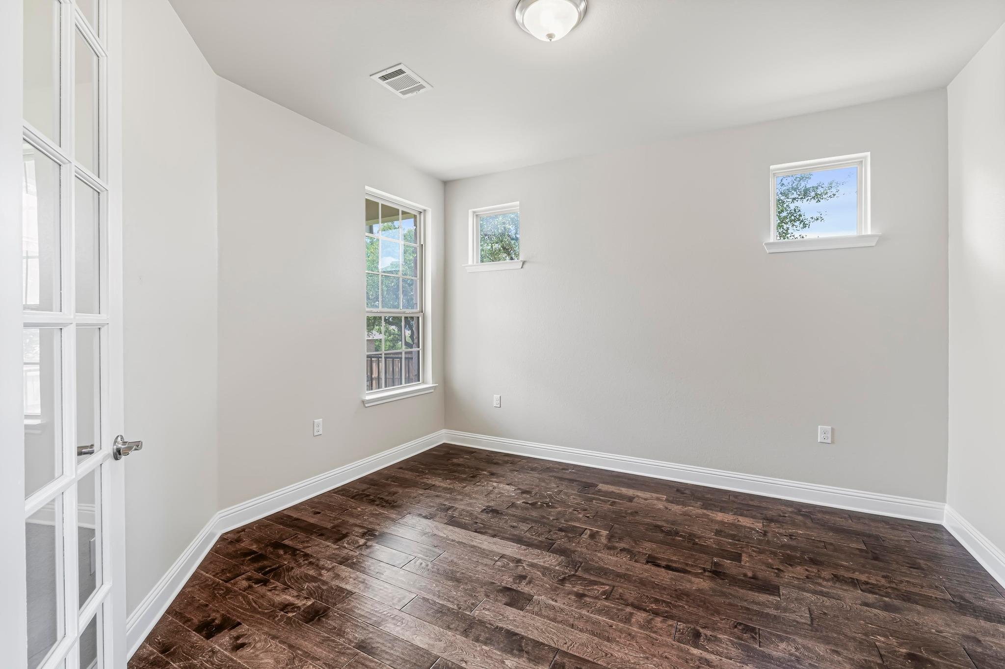 505 Fair Oaks DR