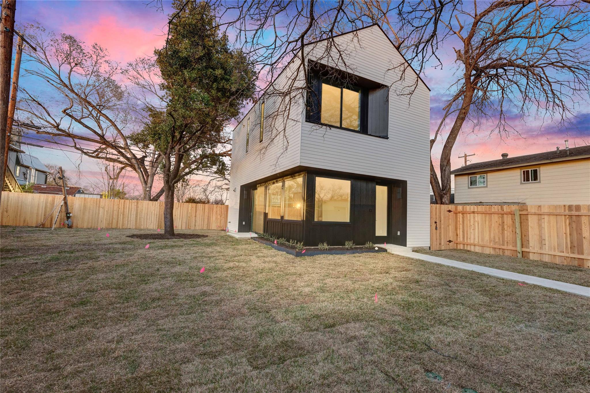 1804 Sylvan DR