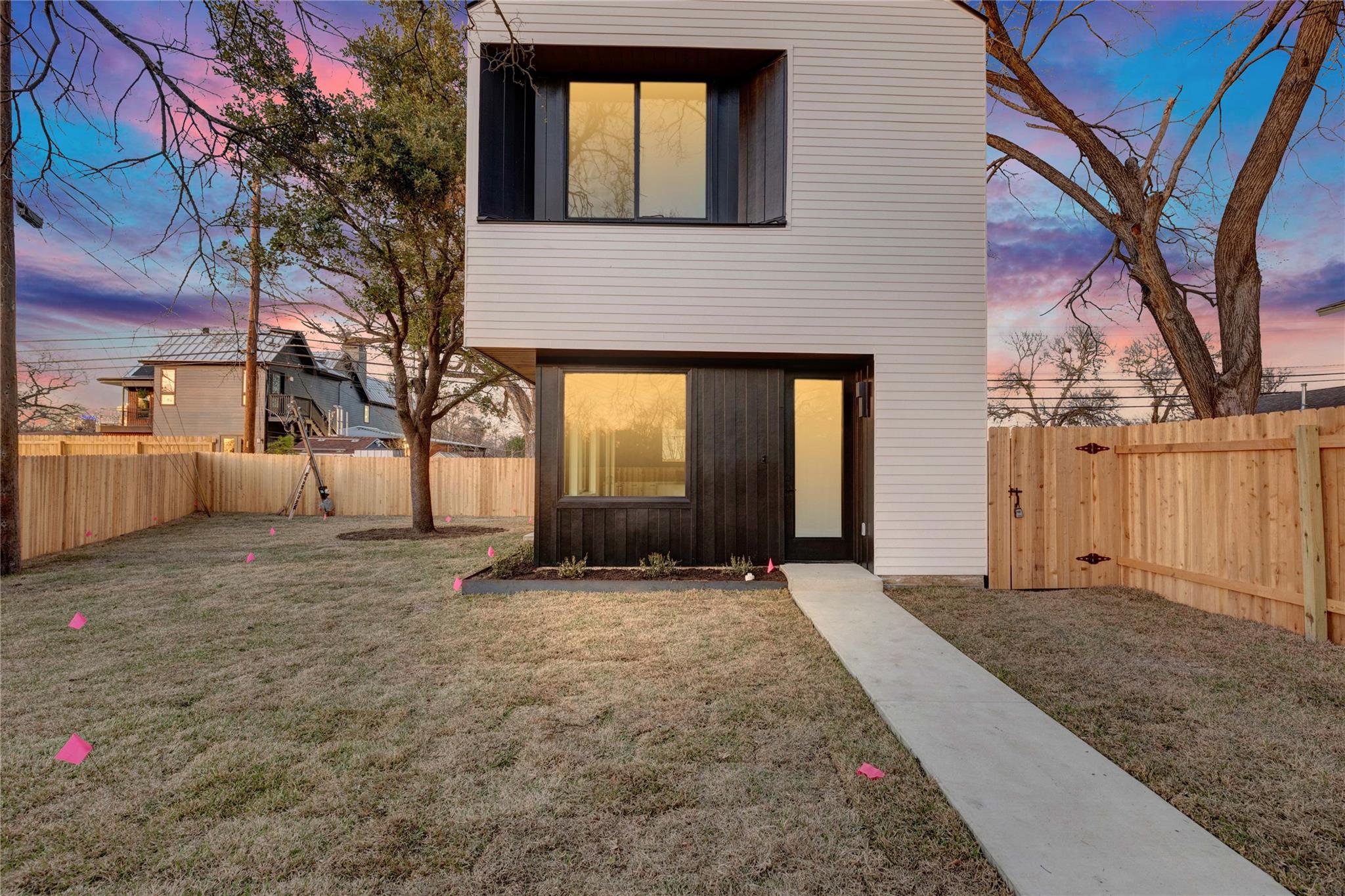 1804 Sylvan DR