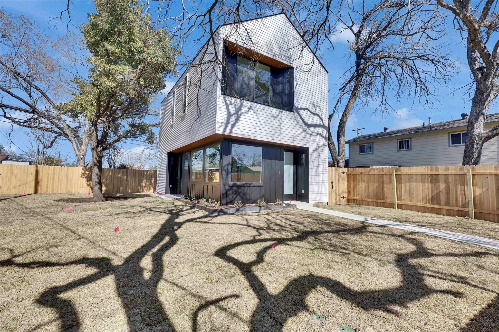1804 Sylvan DR
