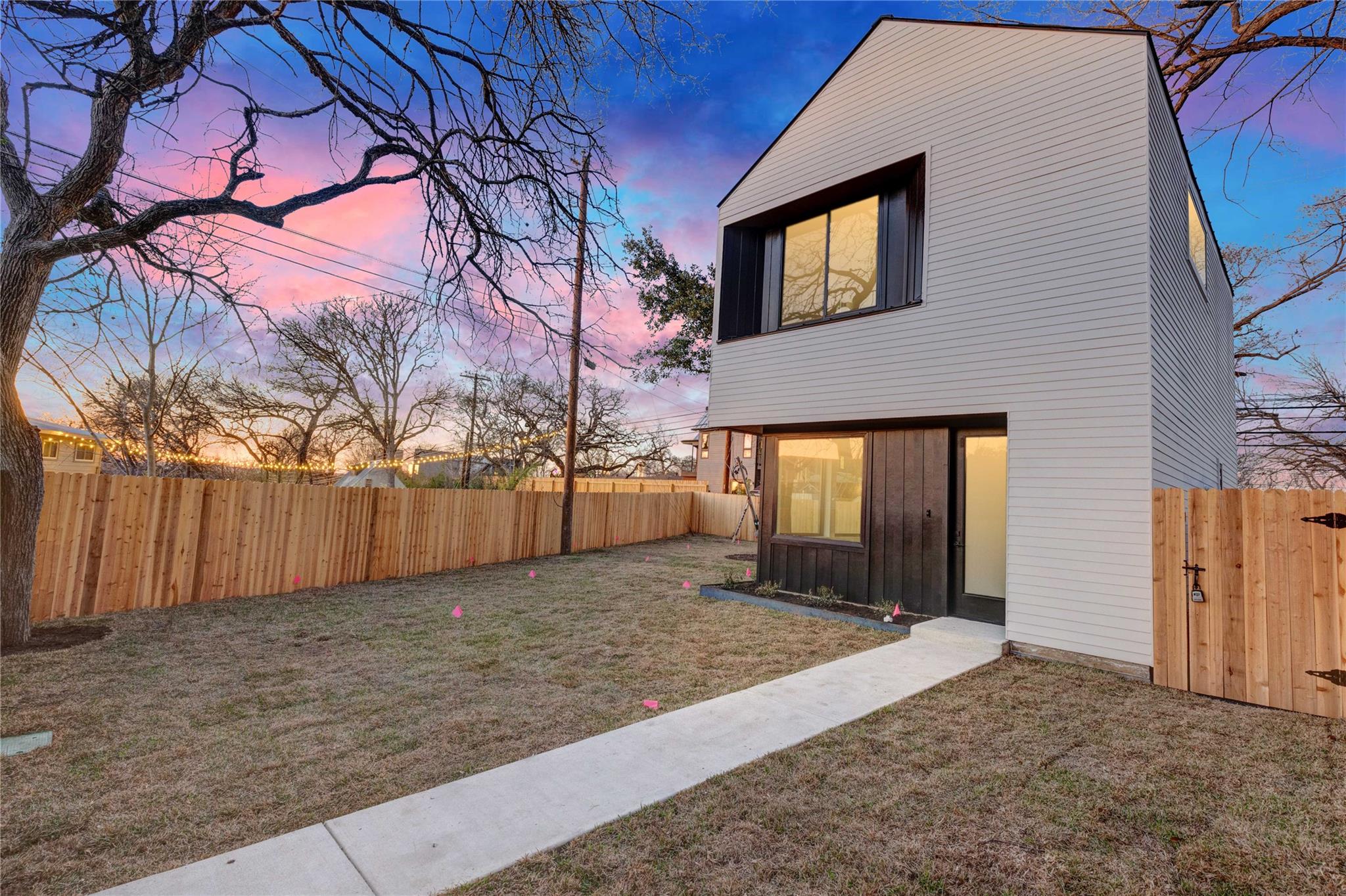 1804 Sylvan DR
