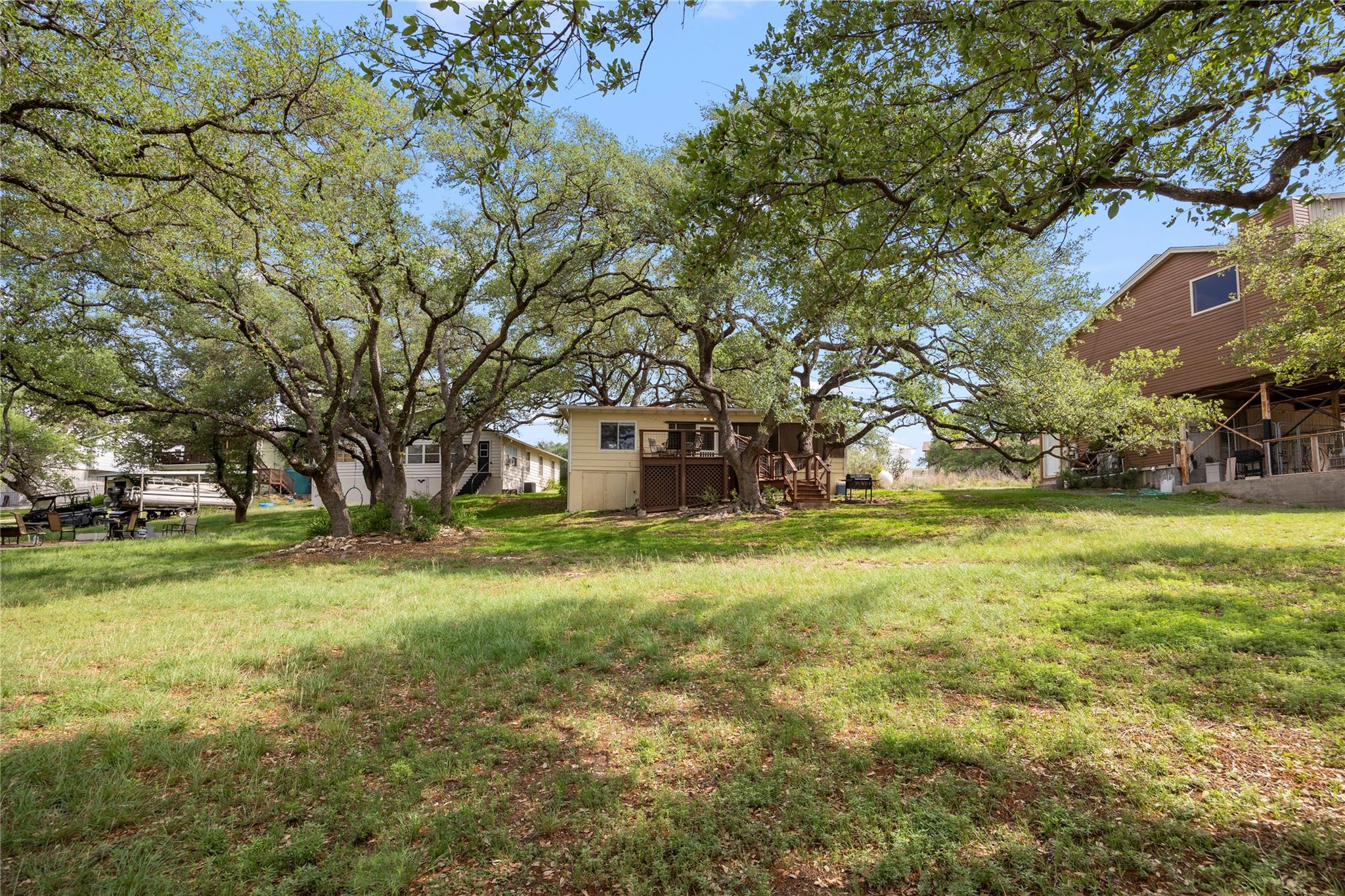 1131 Edgewater DR