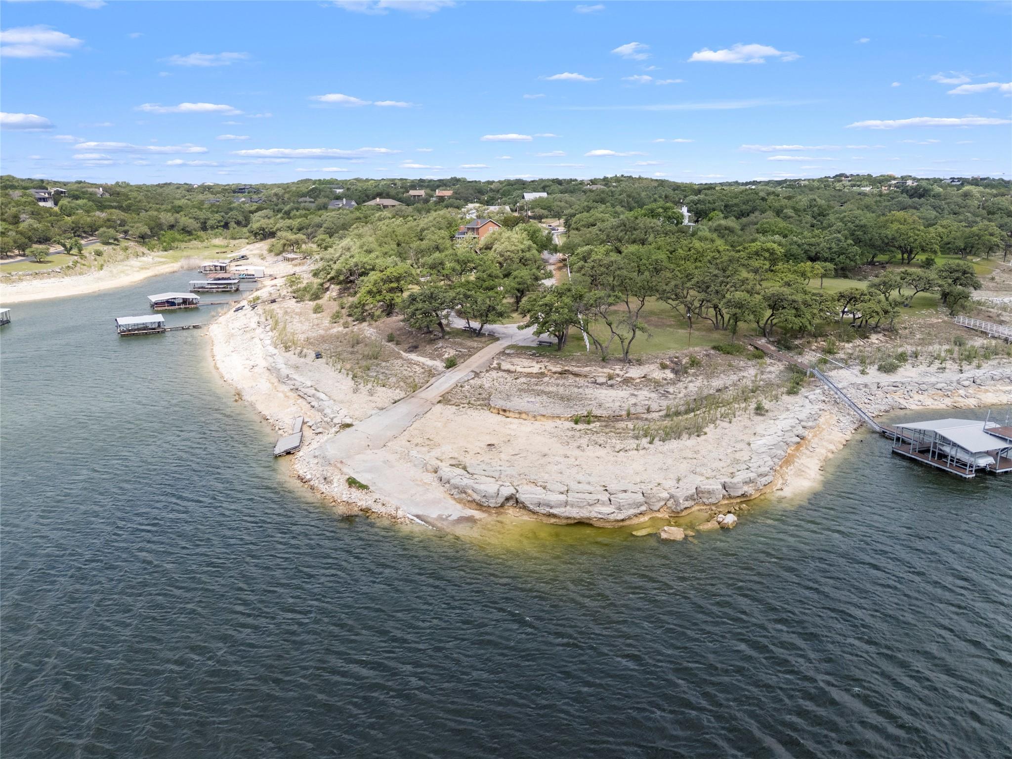 1131 Edgewater DR