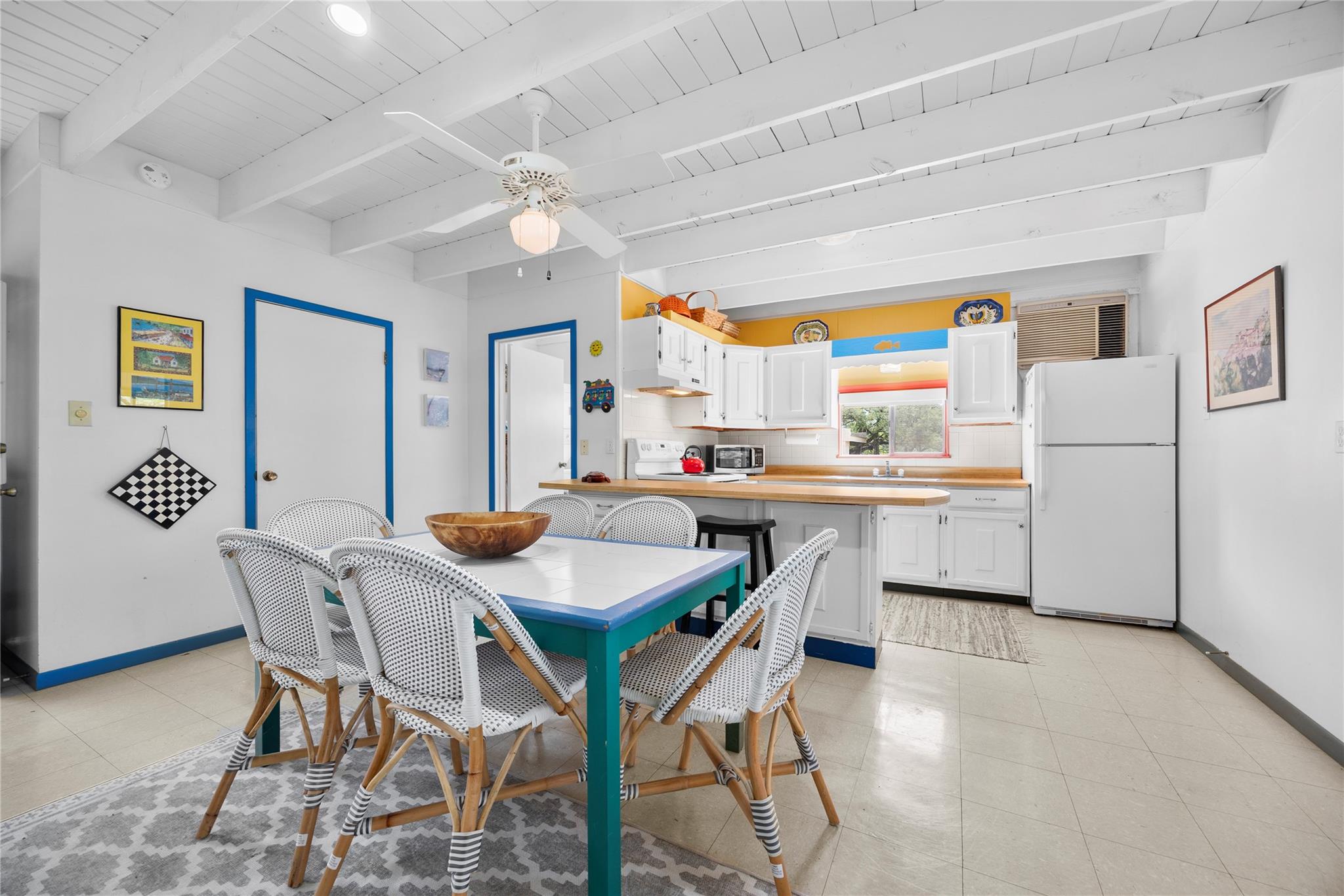 1131 Edgewater DR