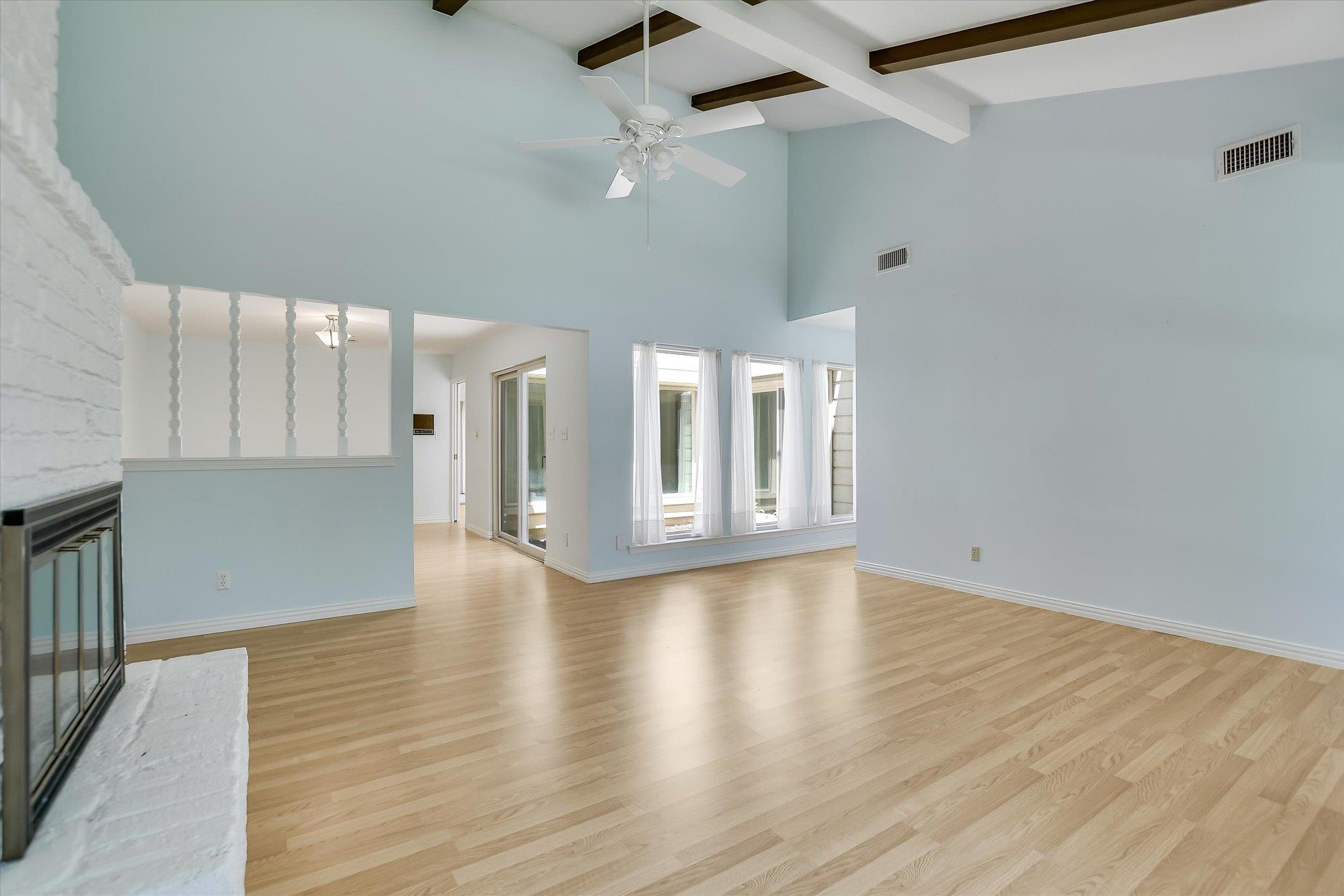 8113 East CT