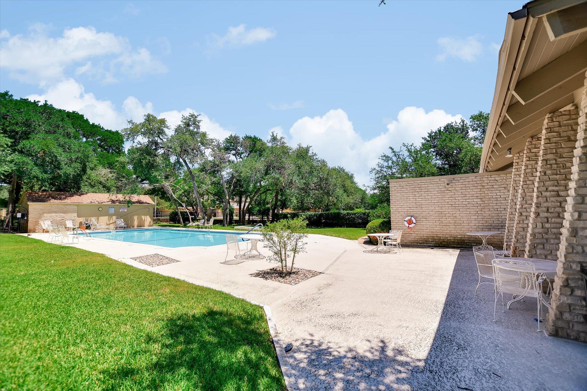 8113 East CT