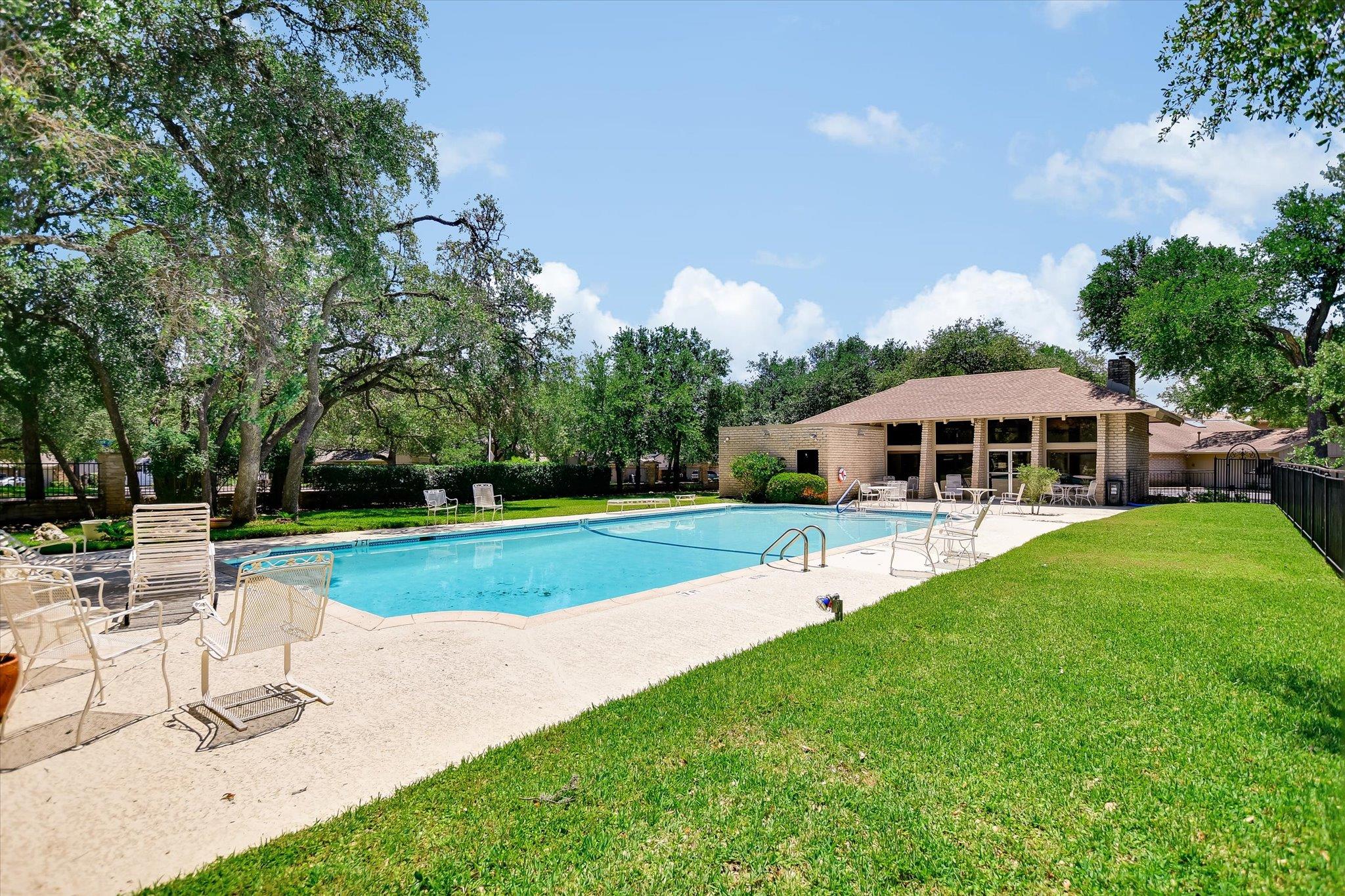 8113 East CT