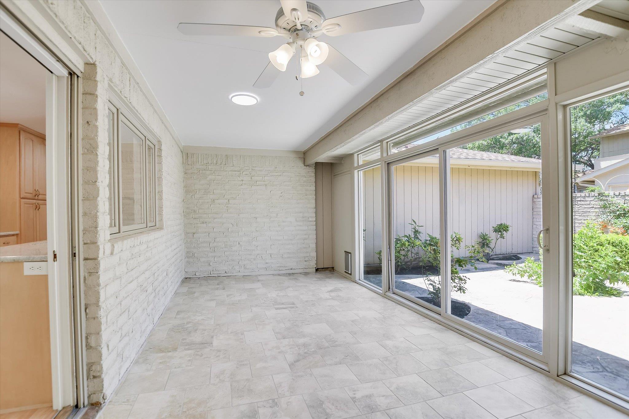 8113 East CT