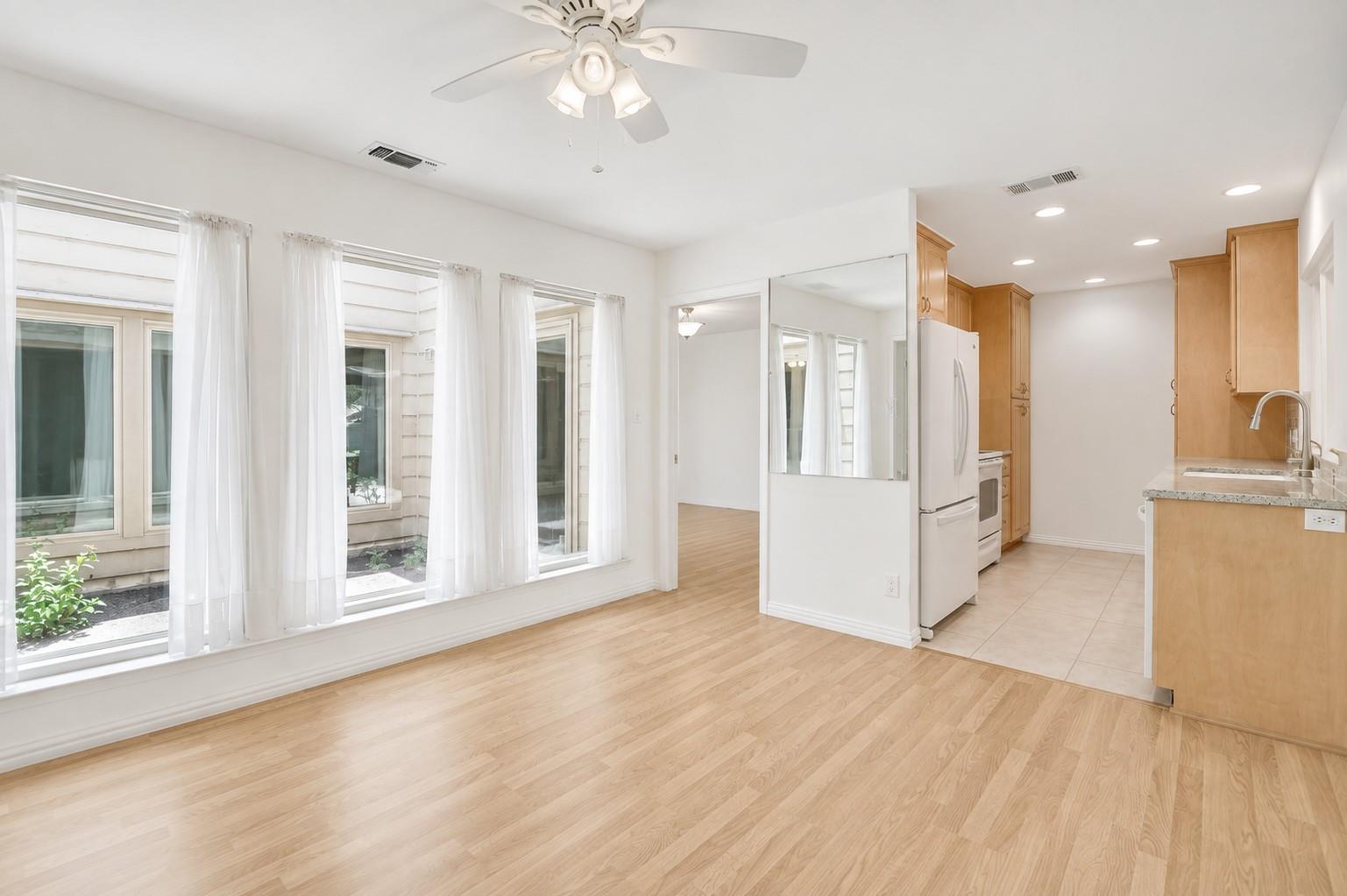 8113 East CT