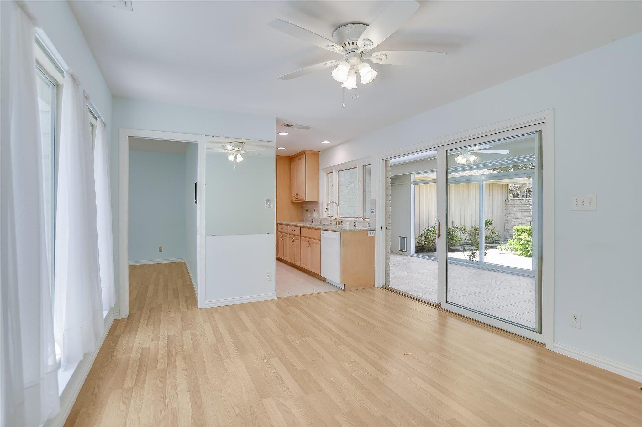 8113 East CT
