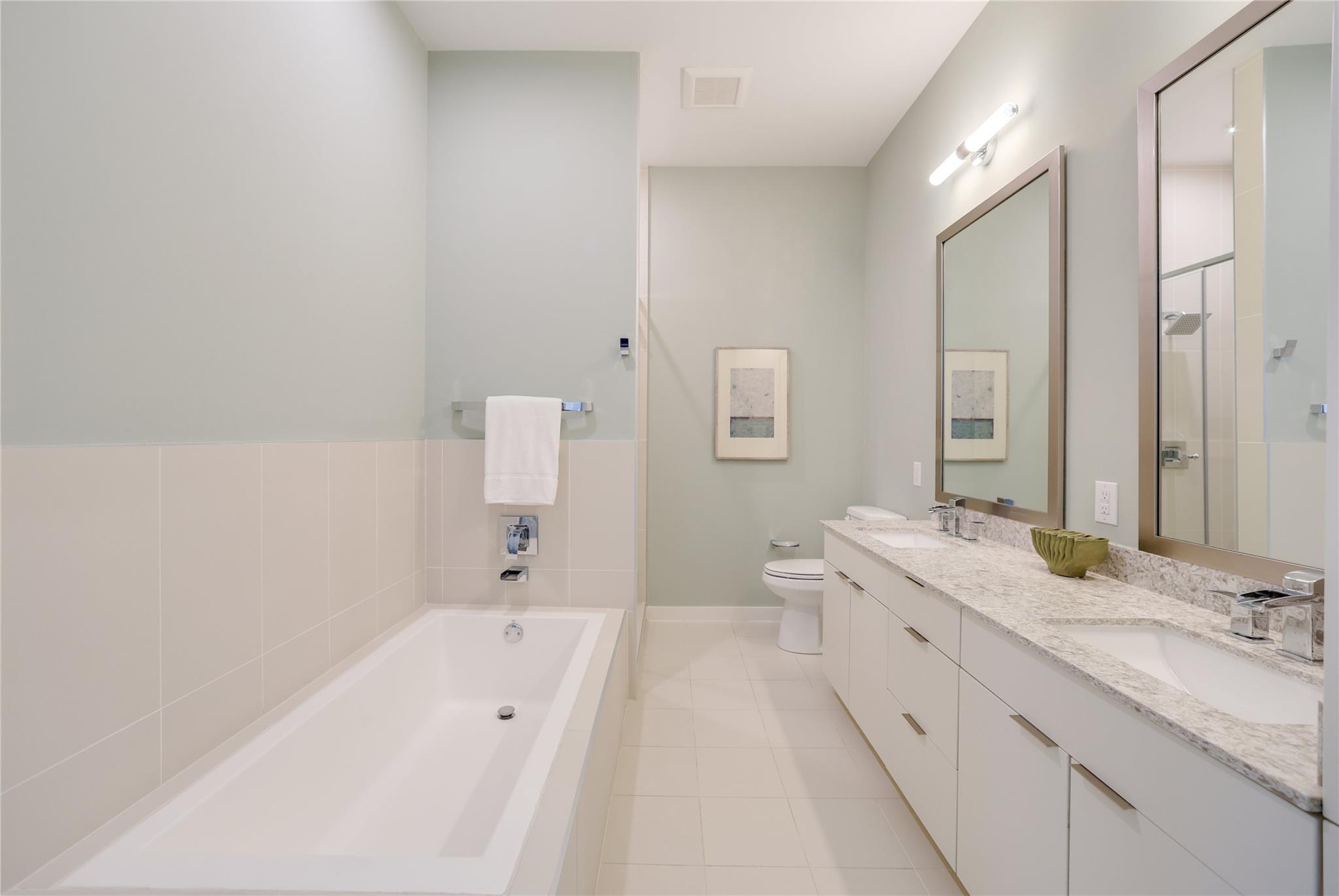 207 W Johanna ST # 102