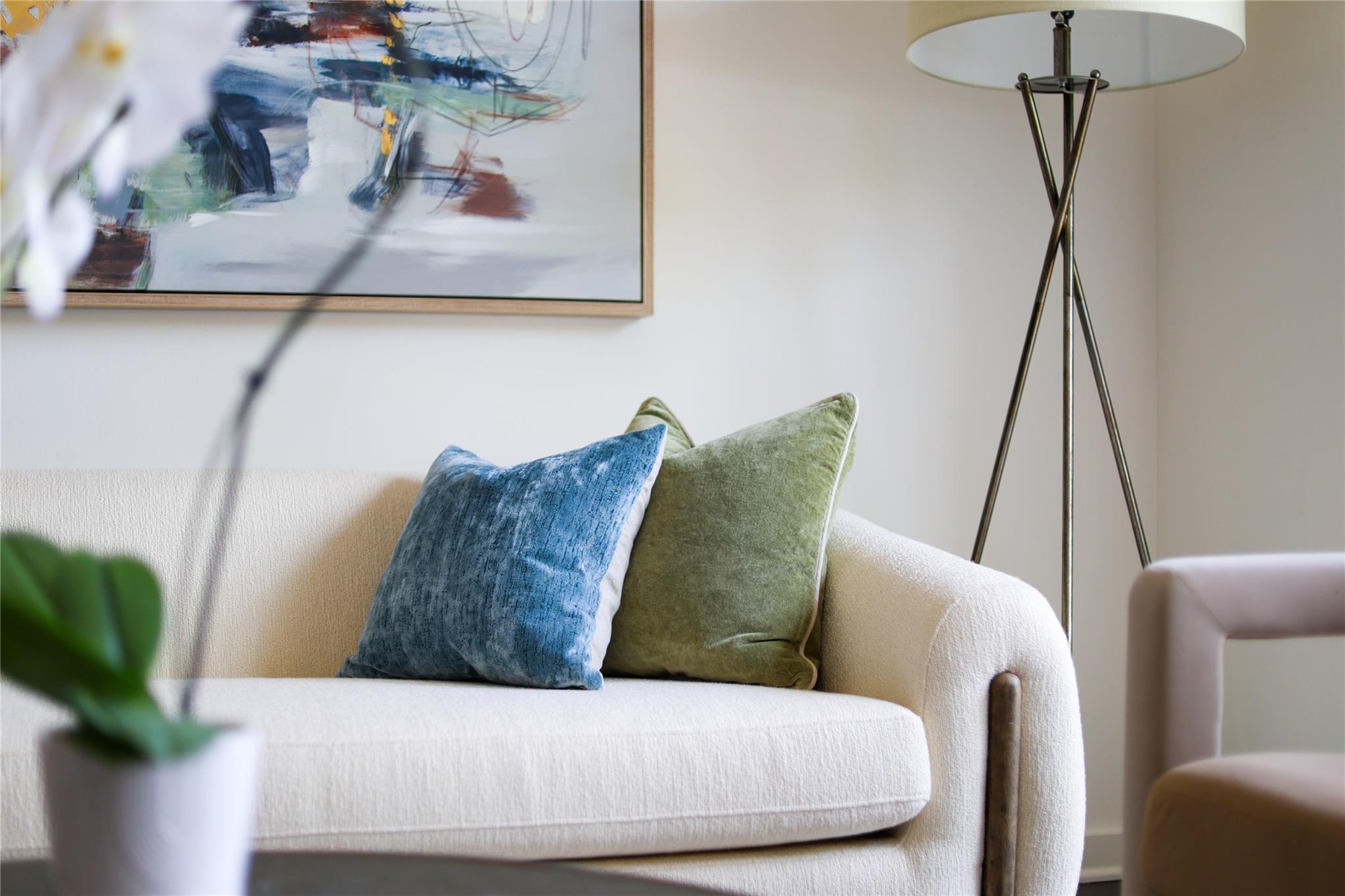 207 W Johanna ST # 102