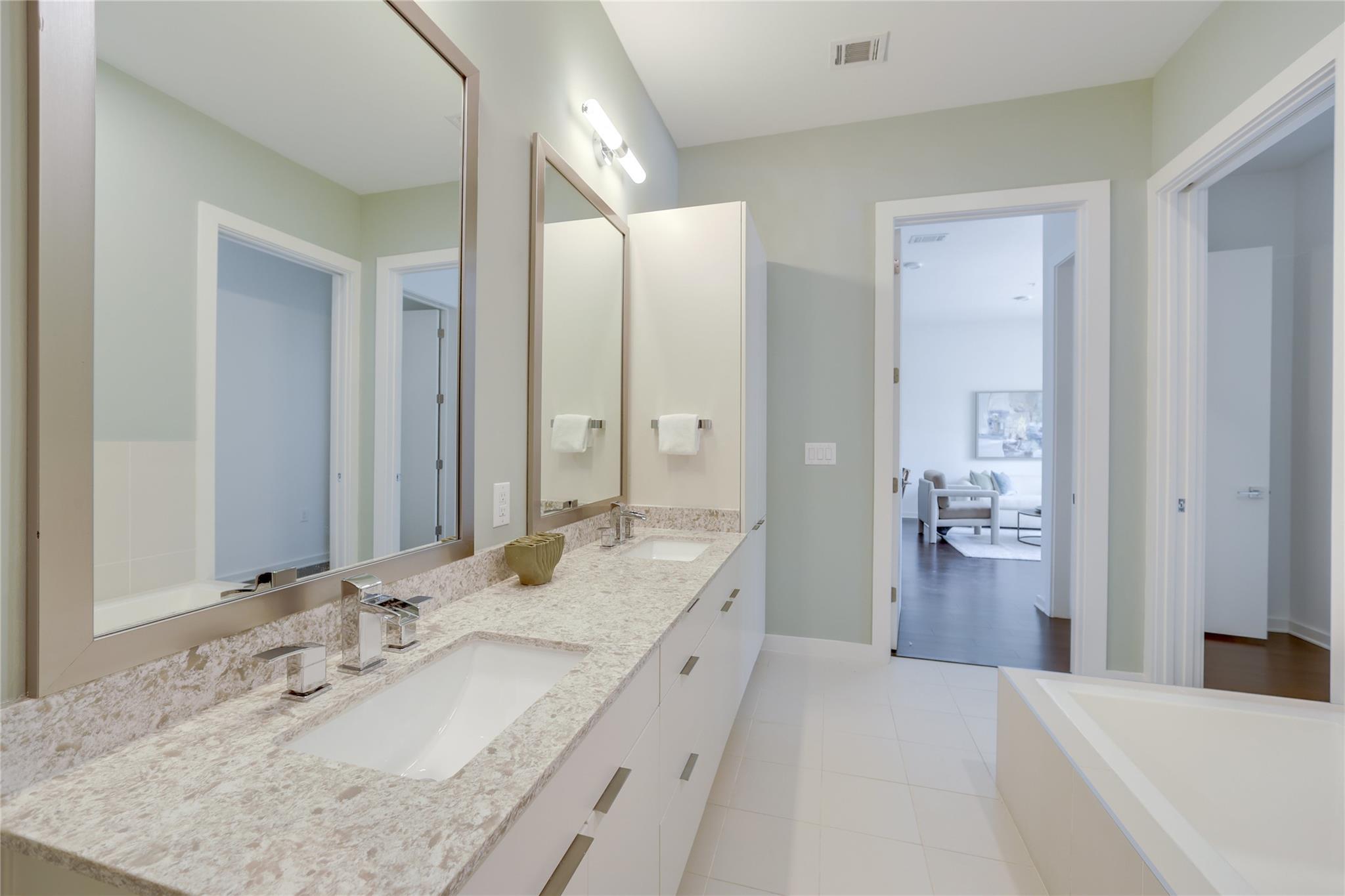 207 W Johanna ST # 102