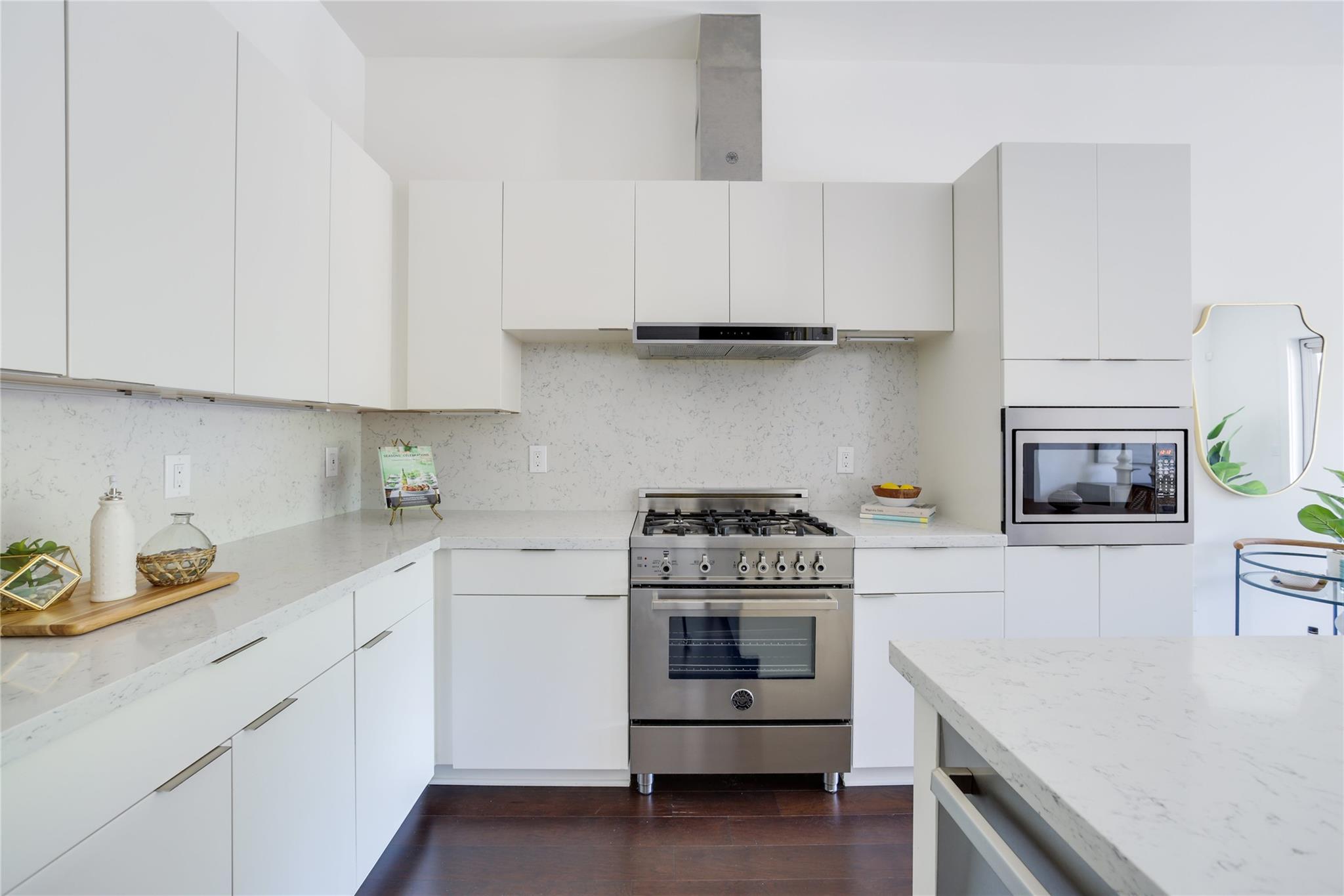 207 W Johanna ST # 102